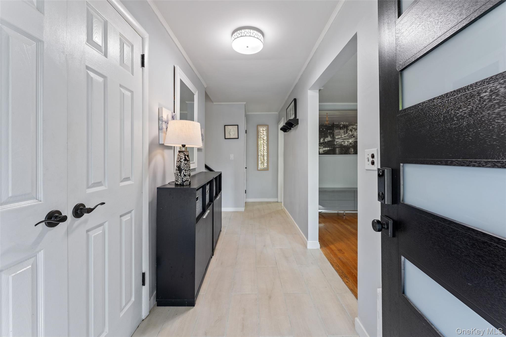 12 Longspur Road – For Sale photo 2