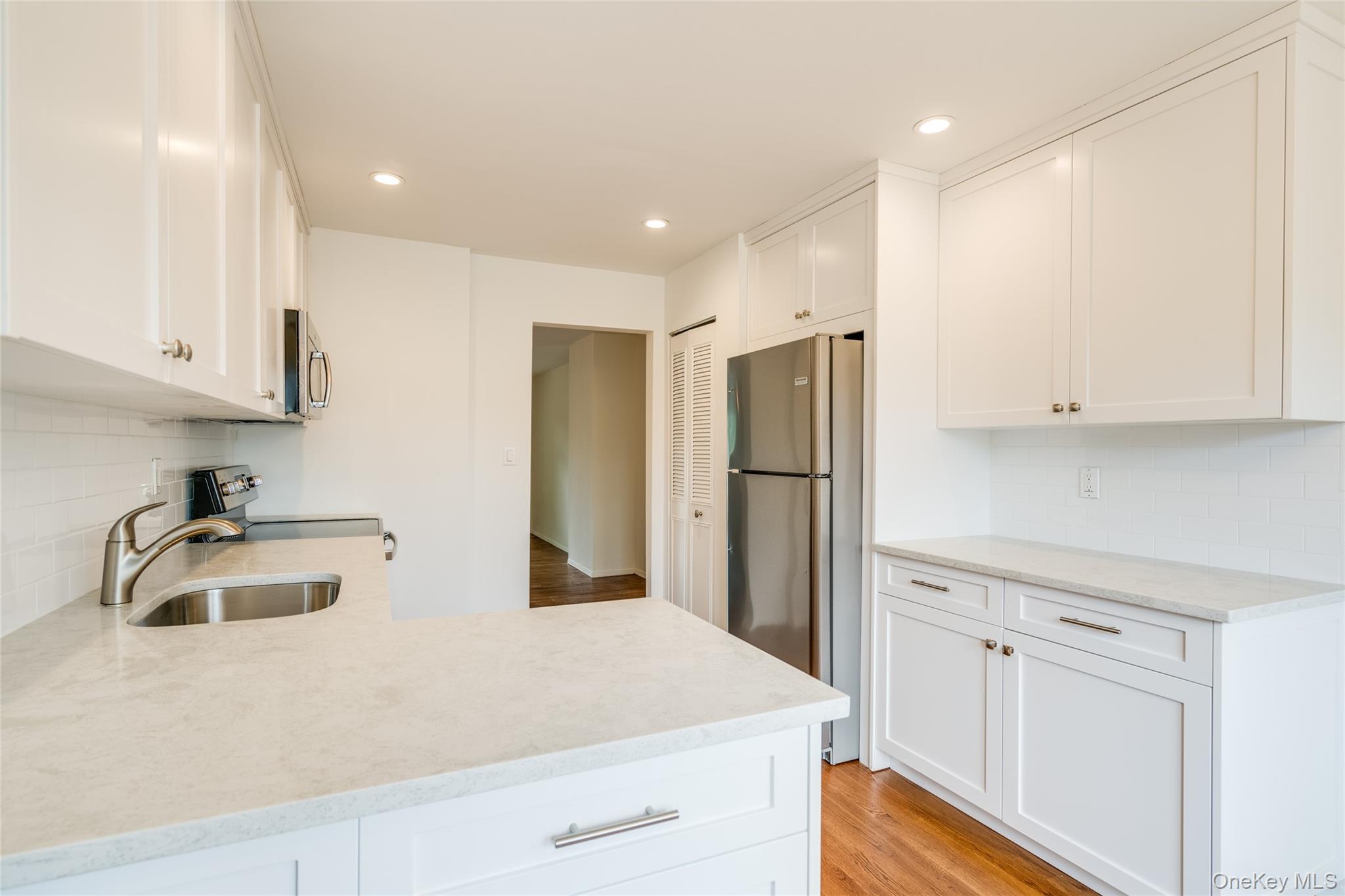 122 Woodlake Drive W – For Rent photo 5
