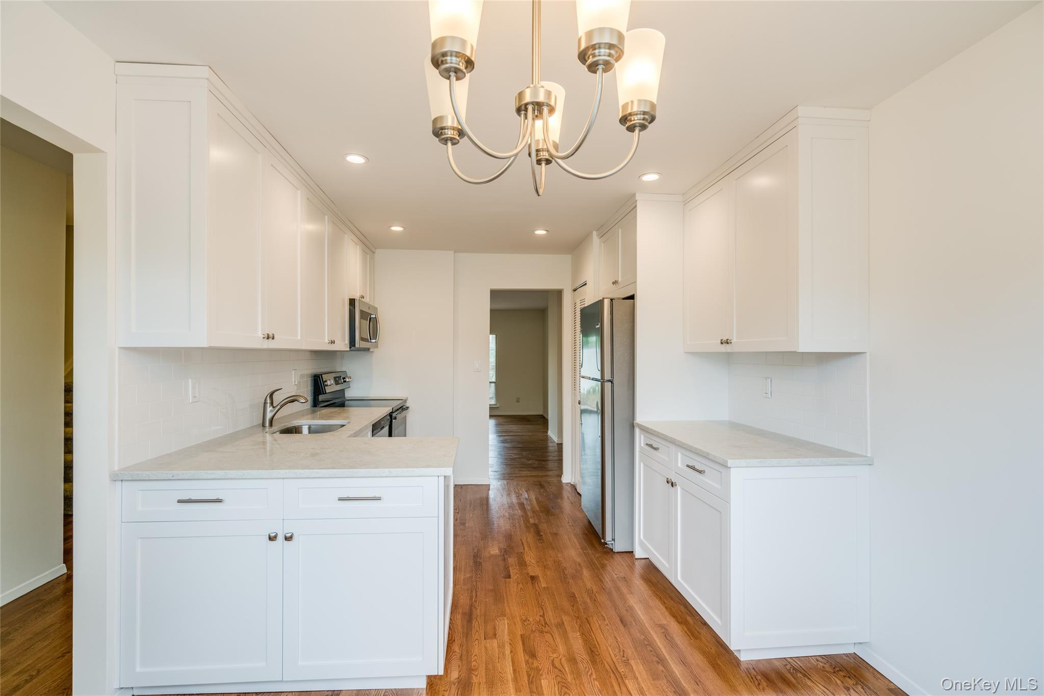 122 Woodlake Drive W – For Rent photo 4