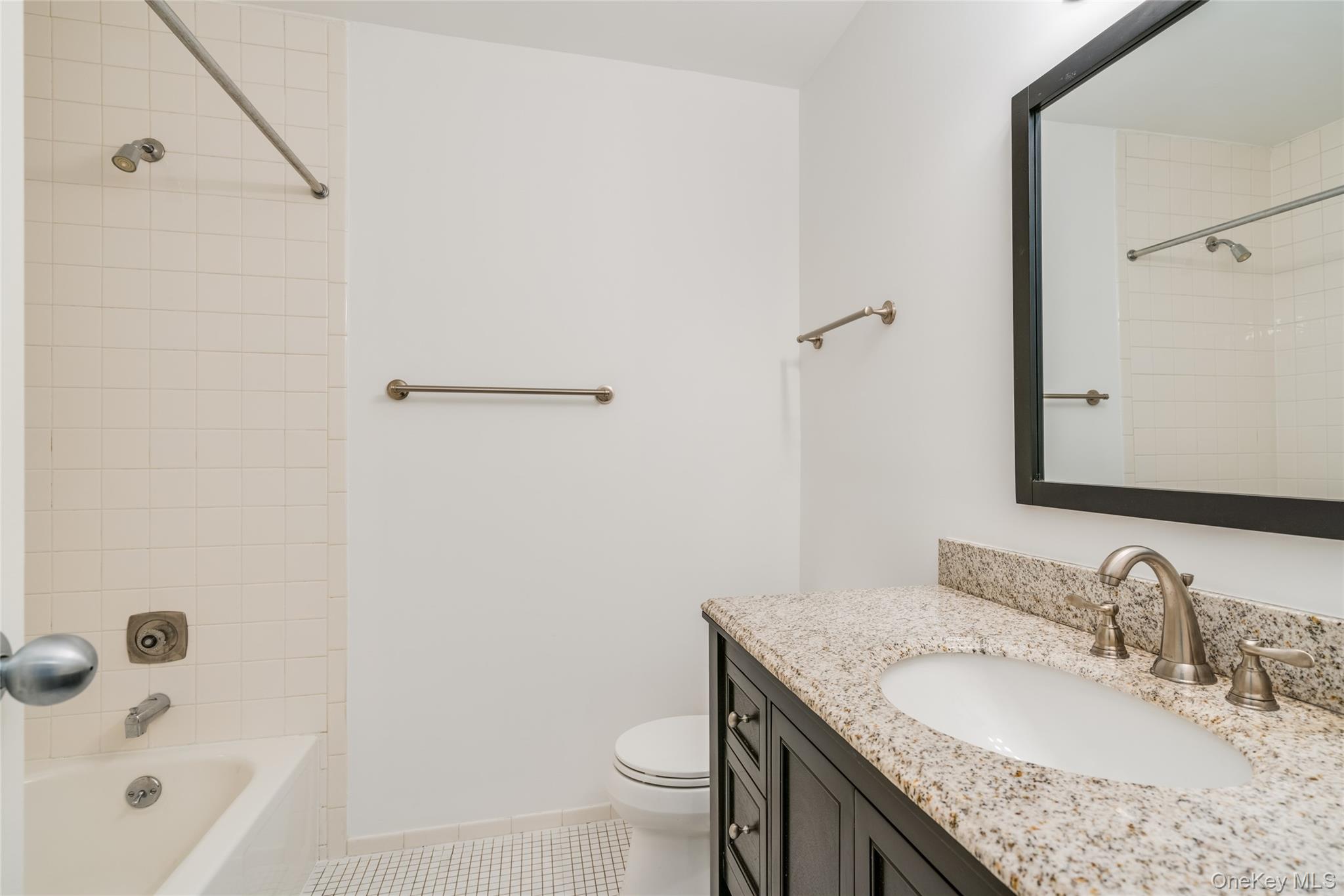 122 Woodlake Drive W – For Rent photo 12