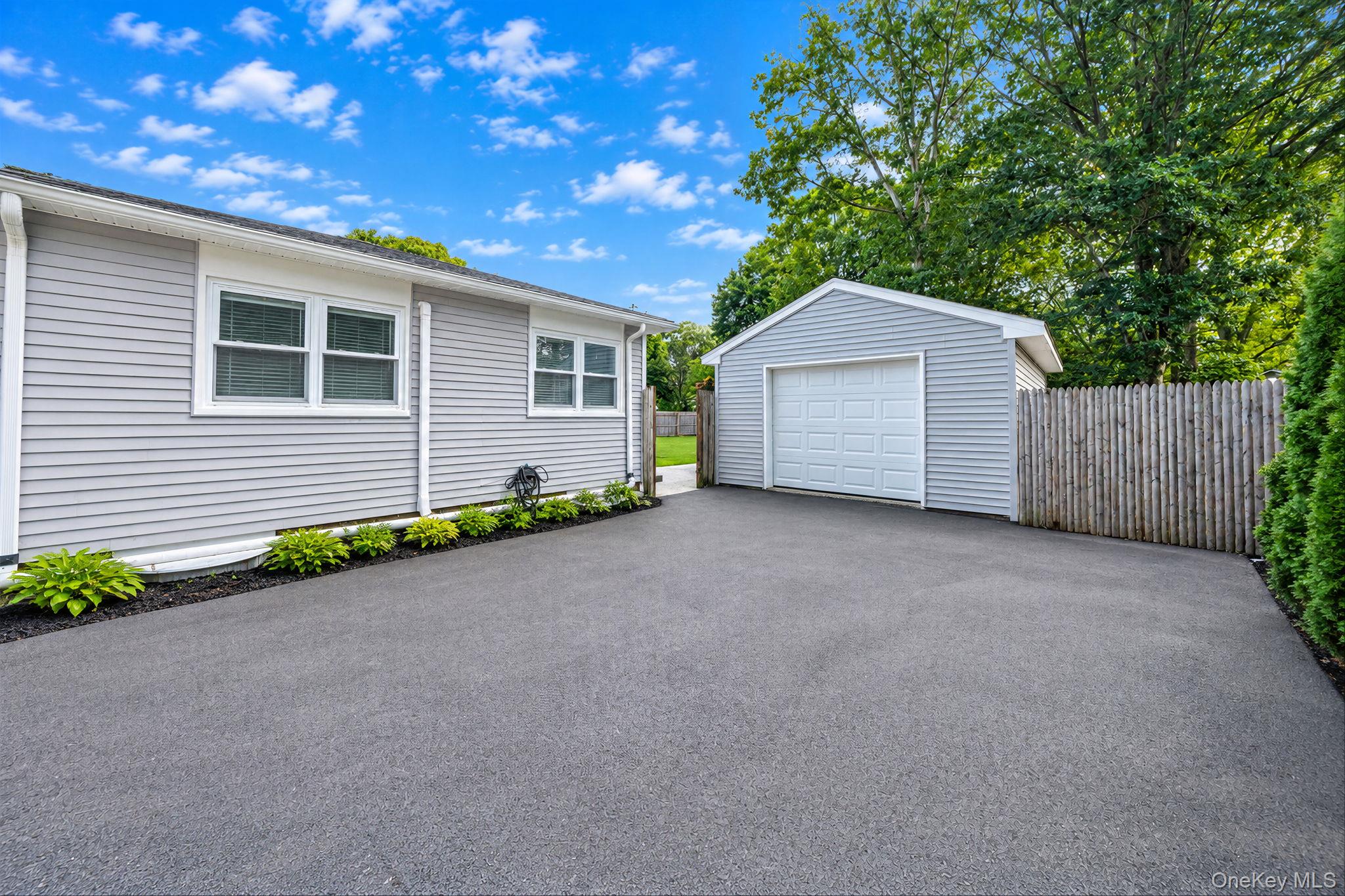 33 Pine Cone Street – For Sale photo 3