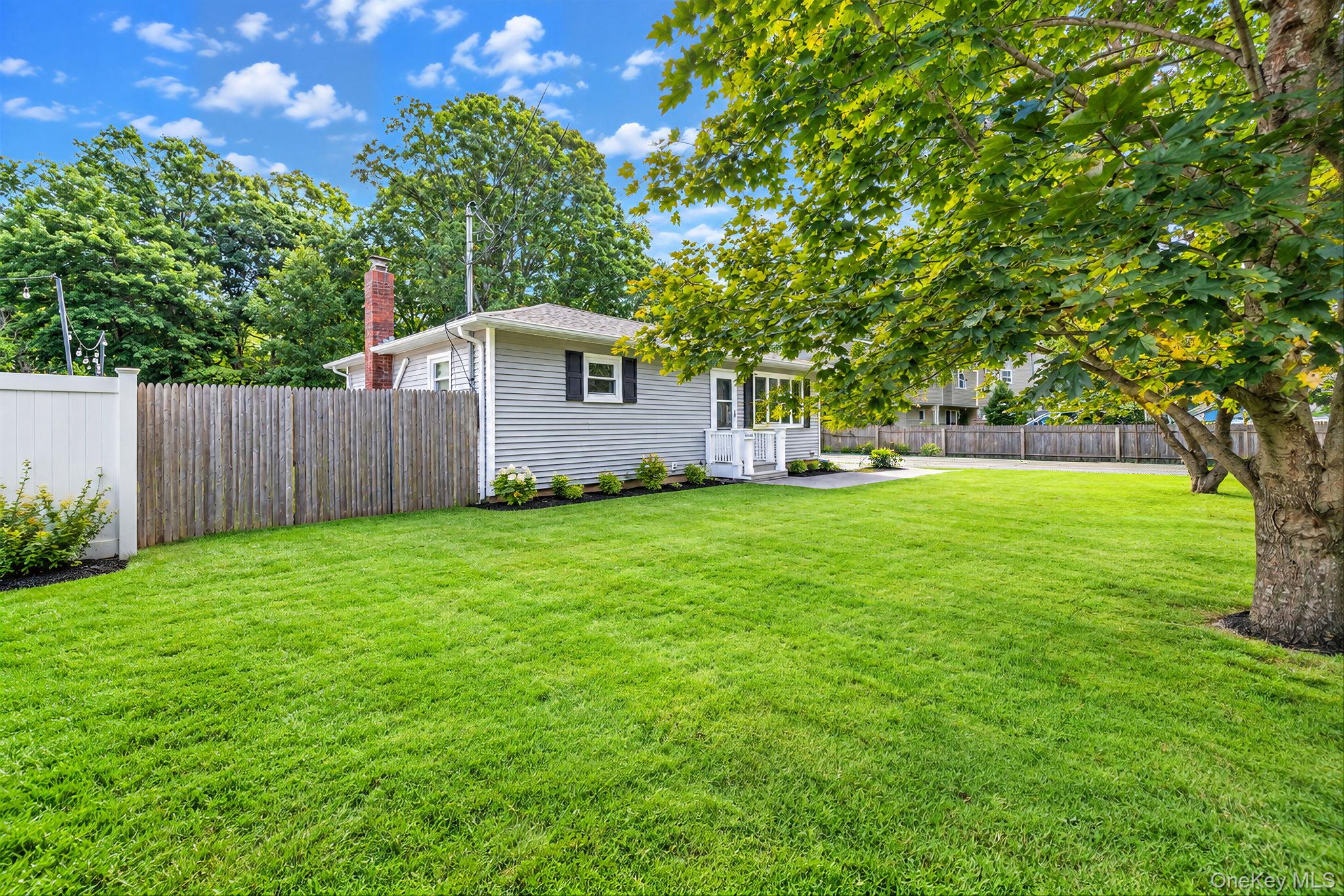 33 Pine Cone Street – For Sale photo 2