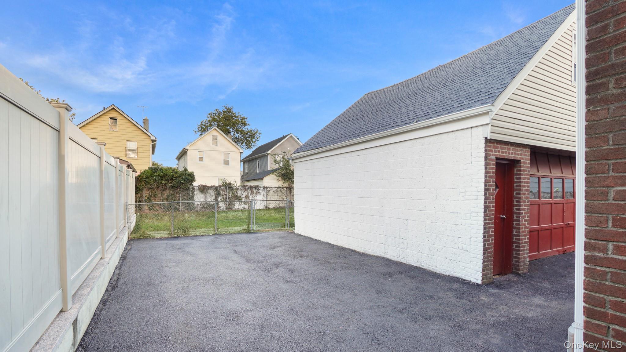 124-23 135th Place – For Sale photo 4