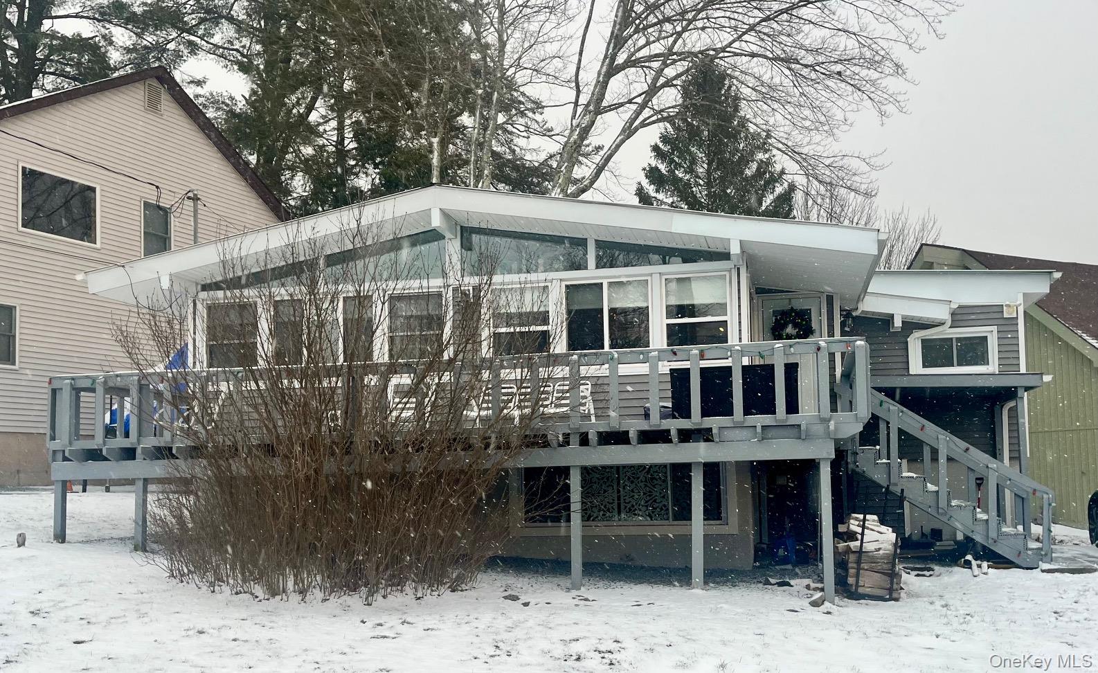 53 Lakeview Road – For Sale