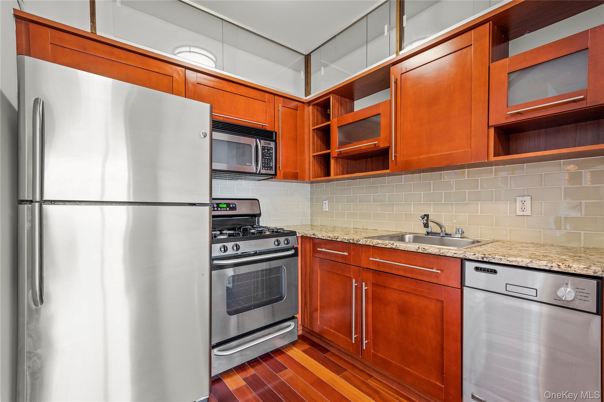 30-85 Vernon Boulevard, Unit 6E photo 5