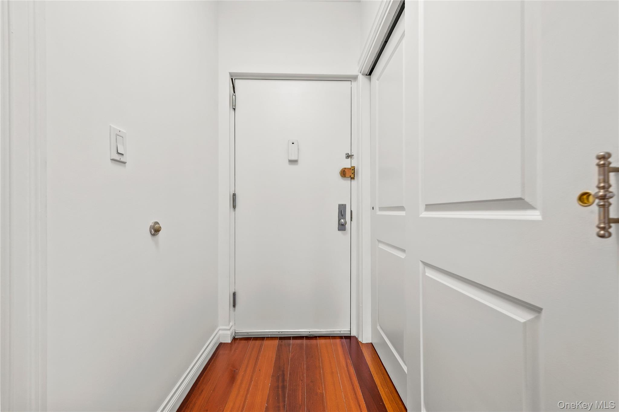 30-85 Vernon Boulevard, Unit 6E photo 17