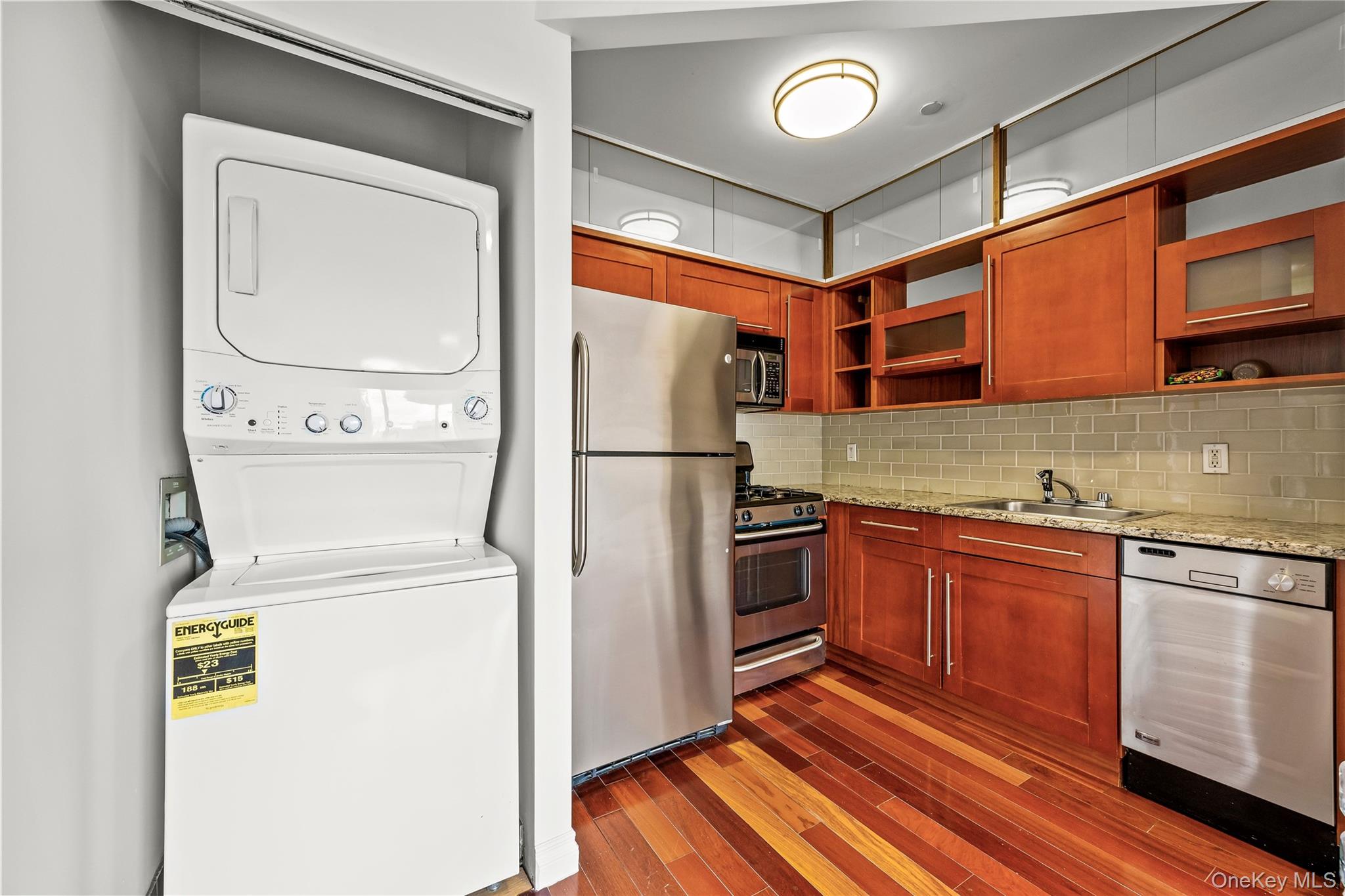 30-85 Vernon Boulevard, Unit 6E photo 7
