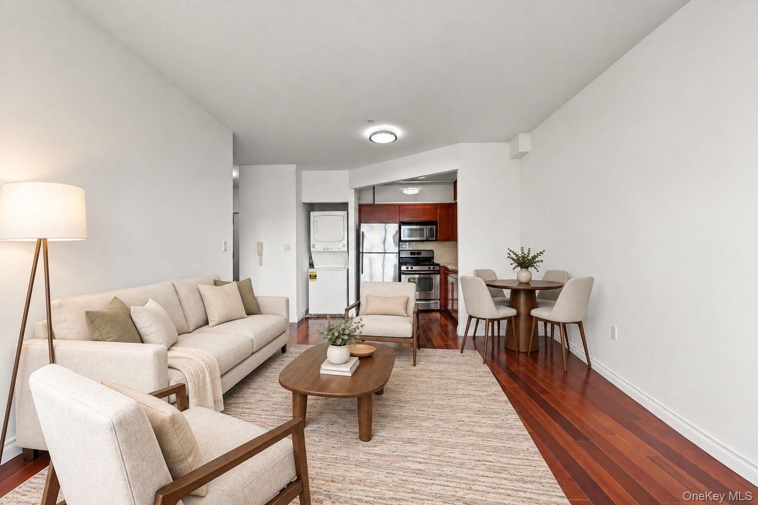 30-85 Vernon Boulevard, Unit 6E photo 3