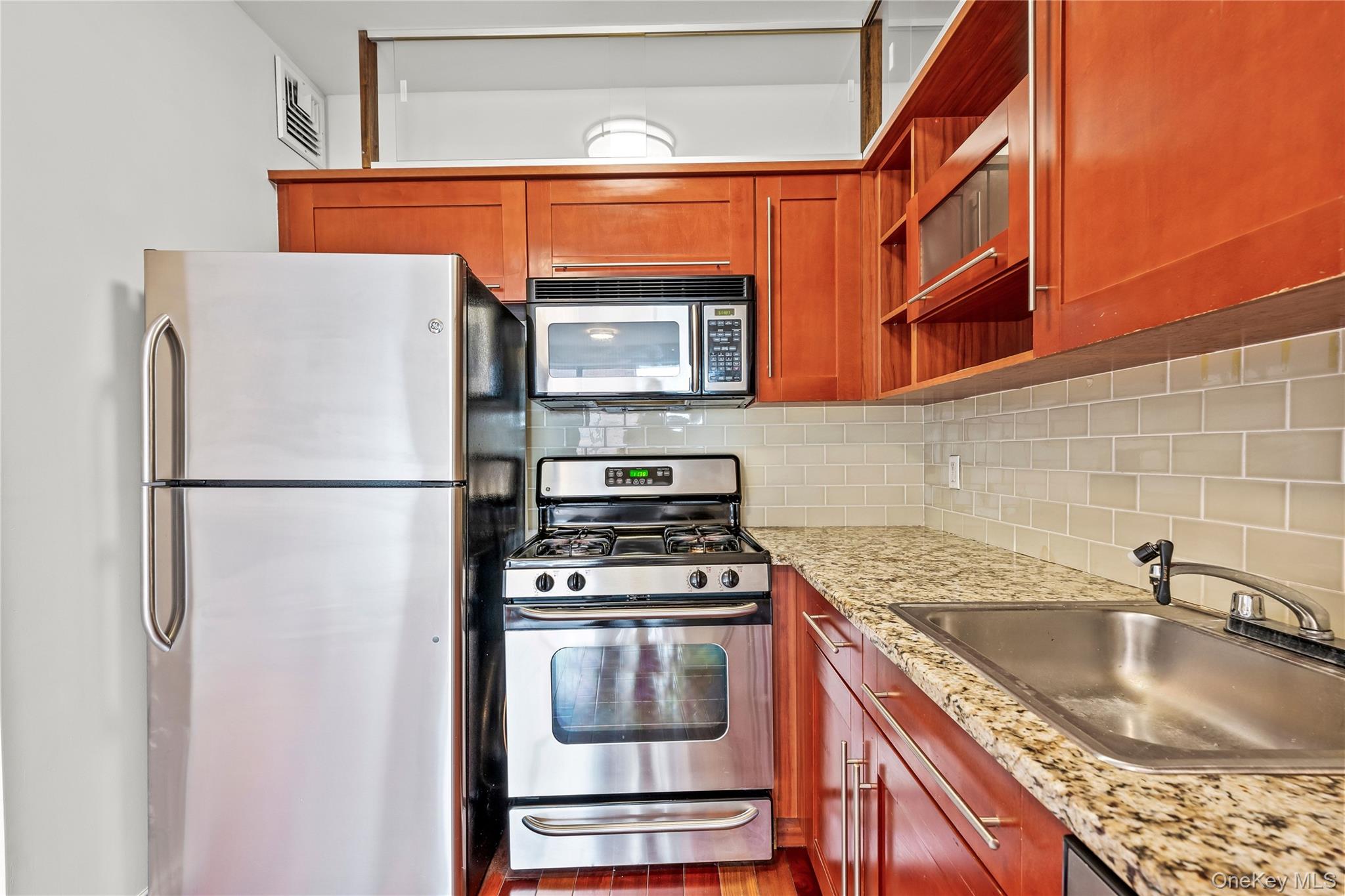 30-85 Vernon Boulevard, Unit 6E photo 6