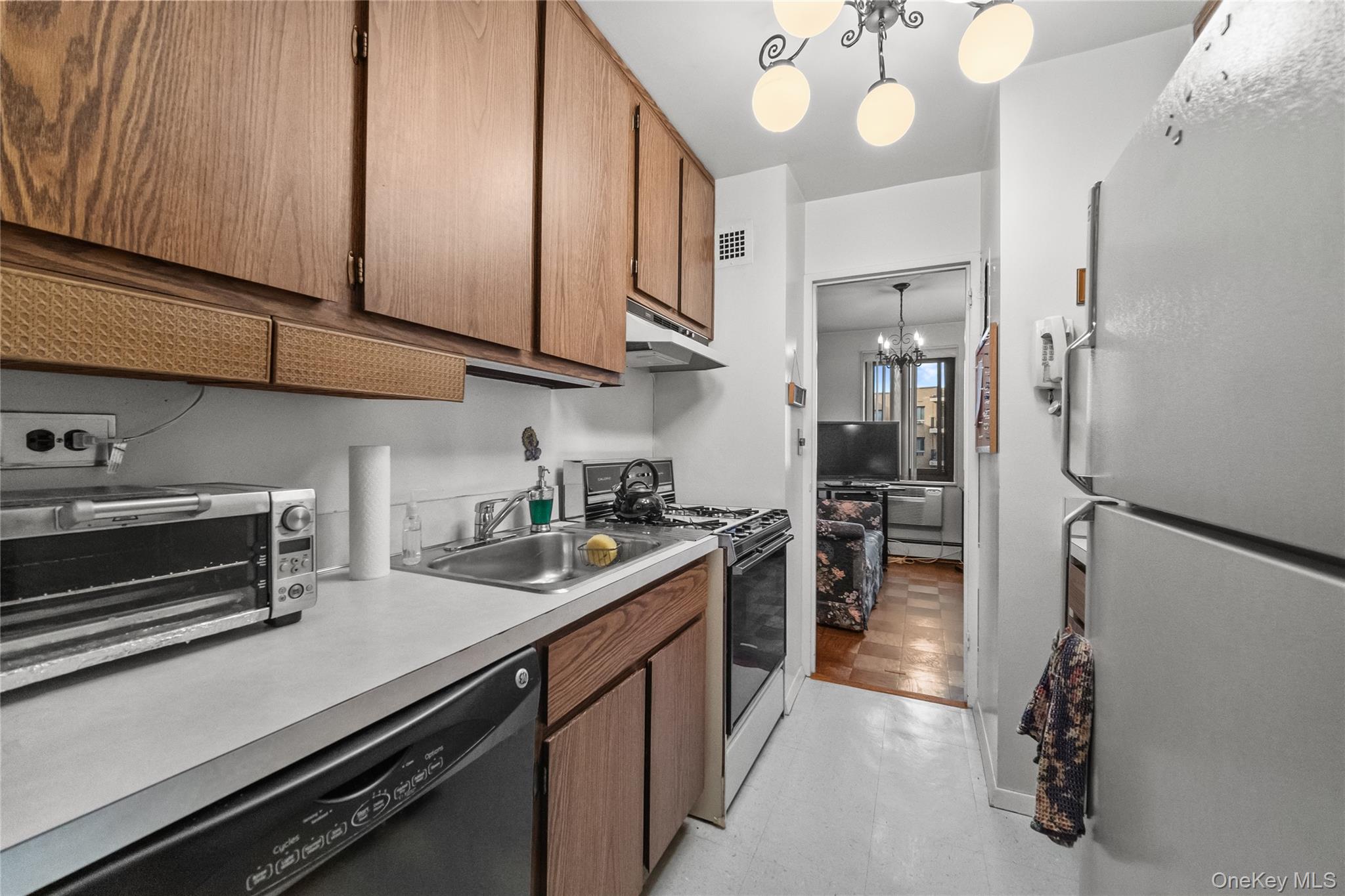 100 E Hartsdale Avenue, Unit 6BE photo 17