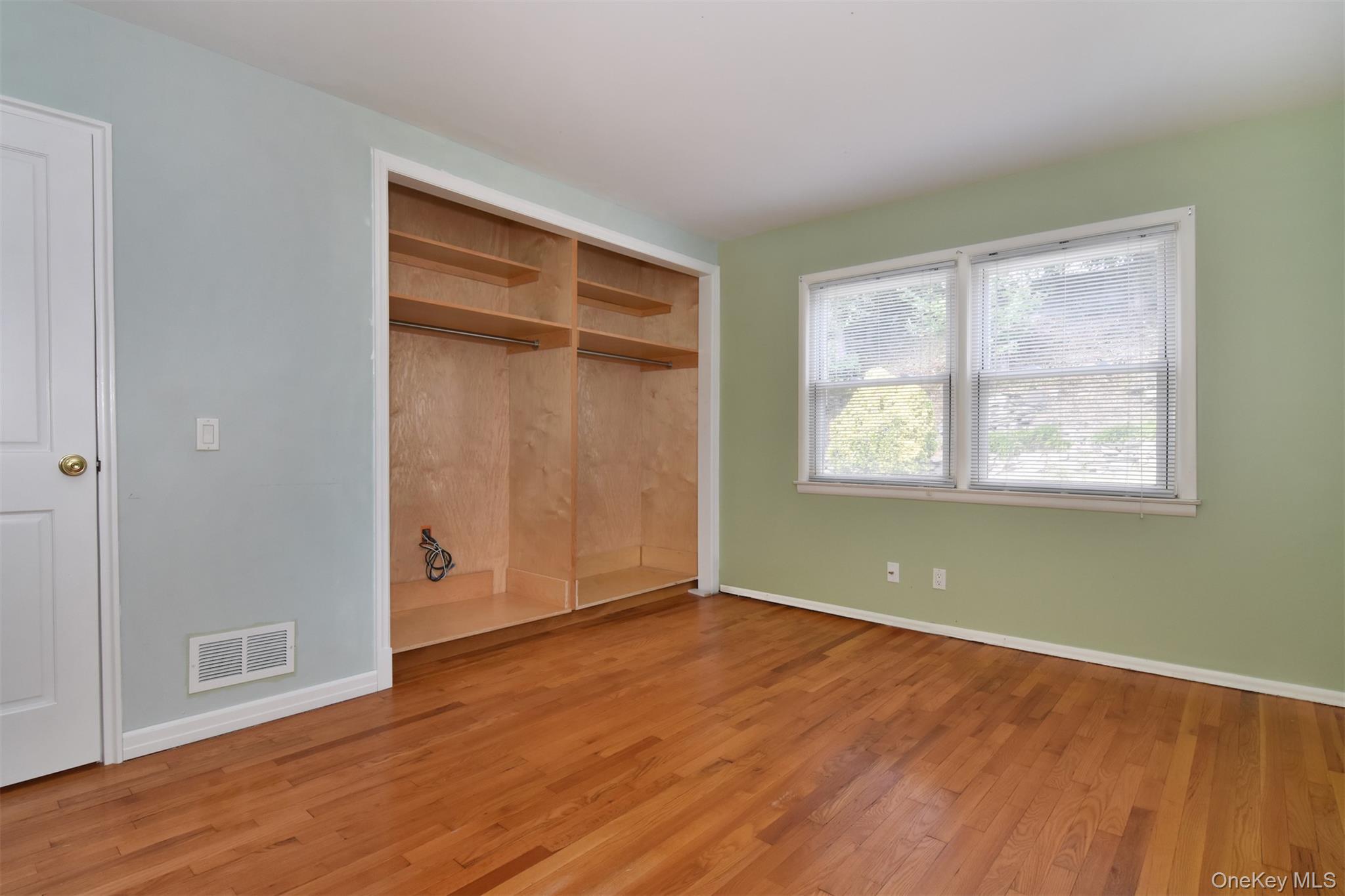 27 White Plains Avenue – For Sale photo 10