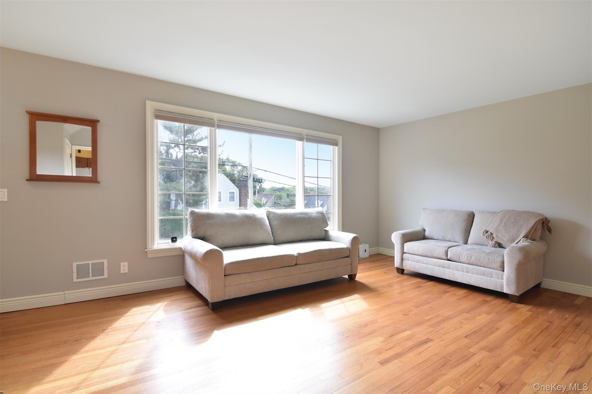 27 White Plains Avenue – For Sale photo 3