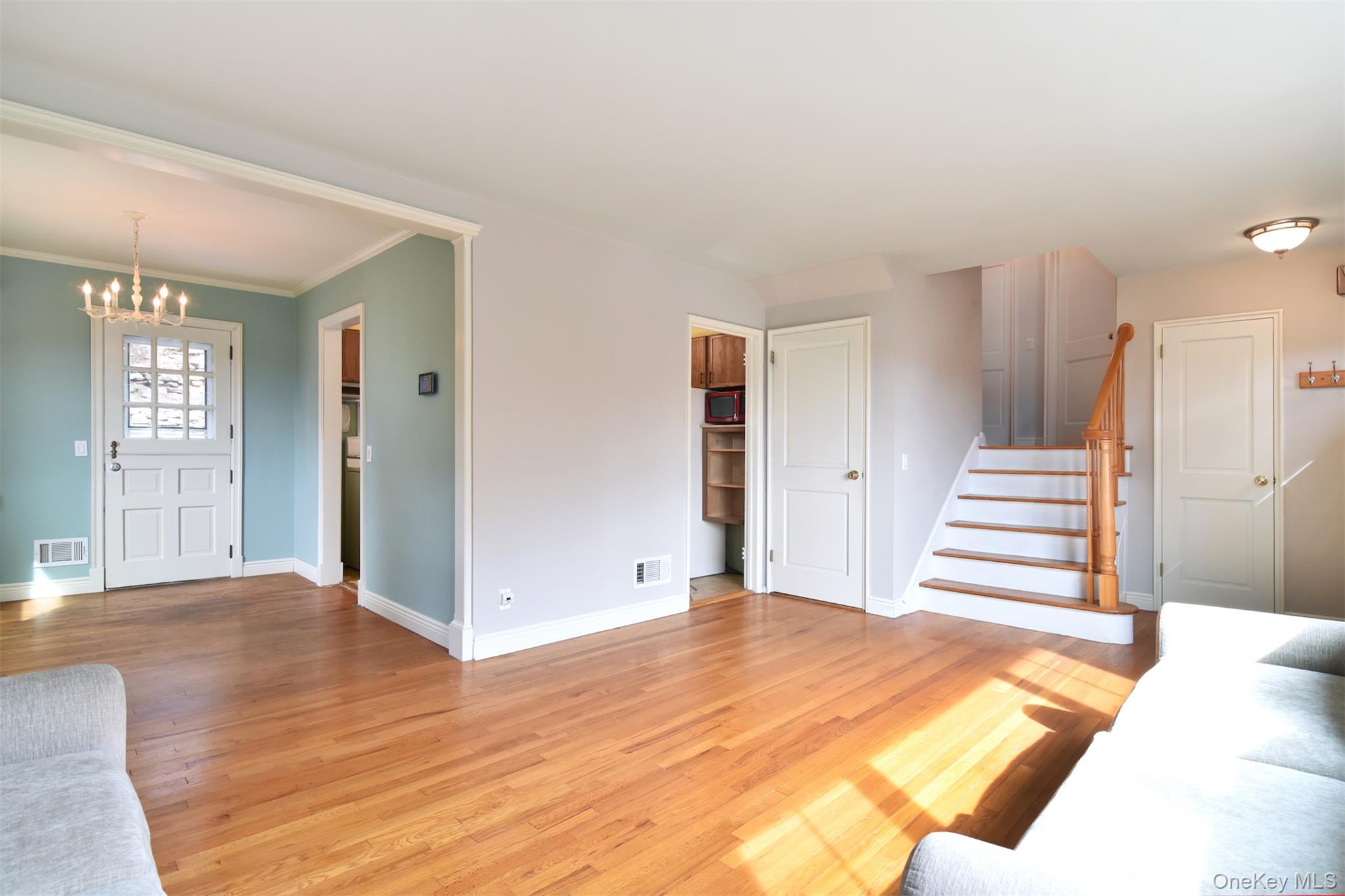 27 White Plains Avenue – For Sale photo 5