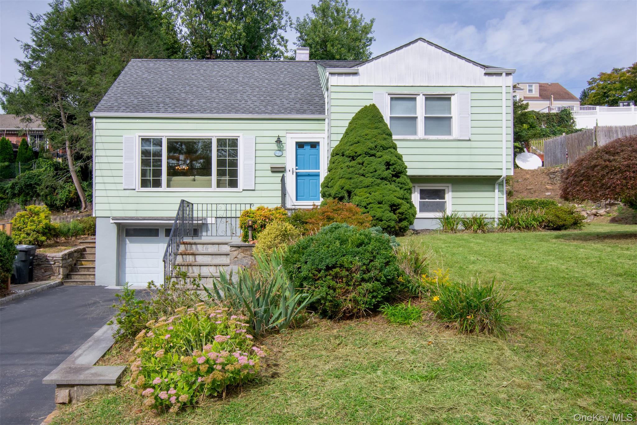 27 White Plains Avenue – For Sale