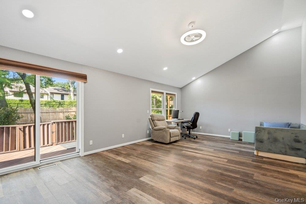 20 Hunt Court S – For Sale photo 15