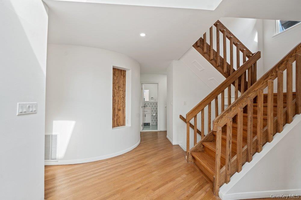 20 Hunt Court S – For Sale photo 25