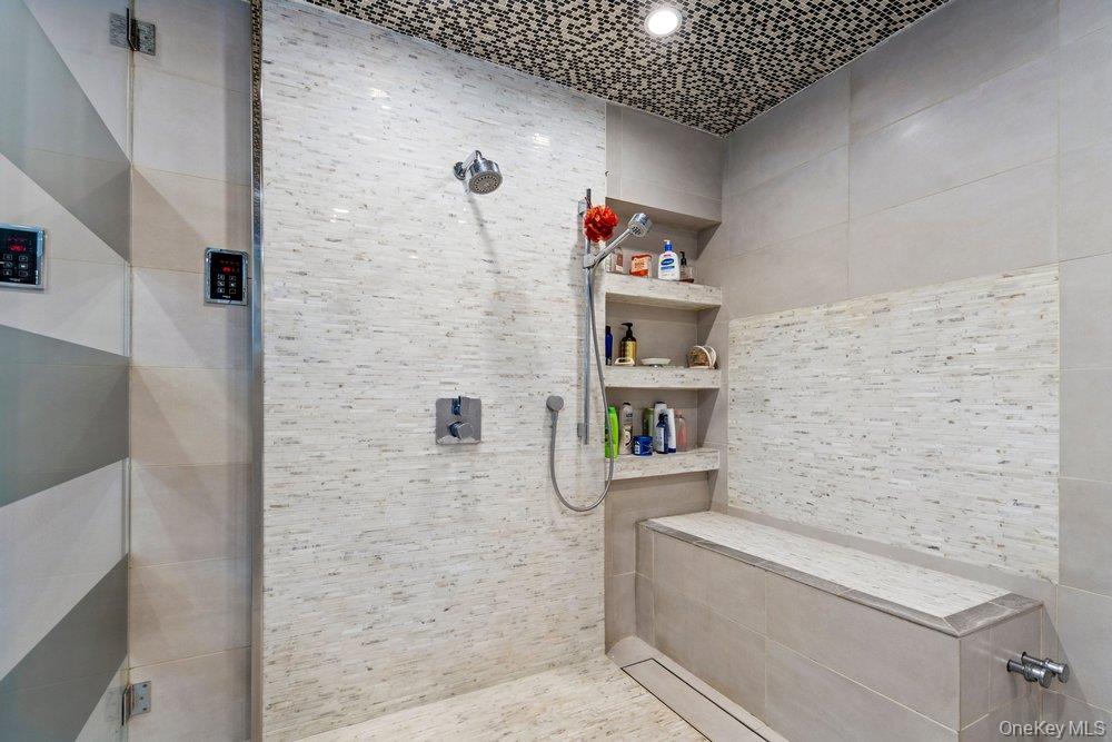 20 Hunt Court S – For Sale photo 18