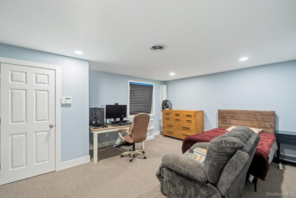20 Hunt Court S – For Sale photo 32