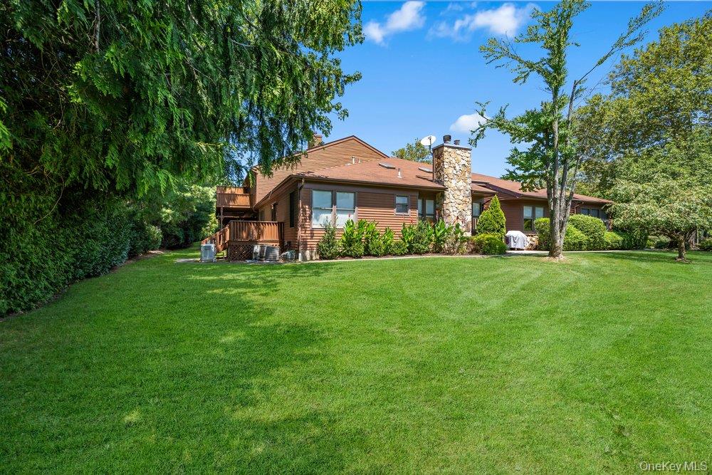 20 Hunt Court S – For Sale