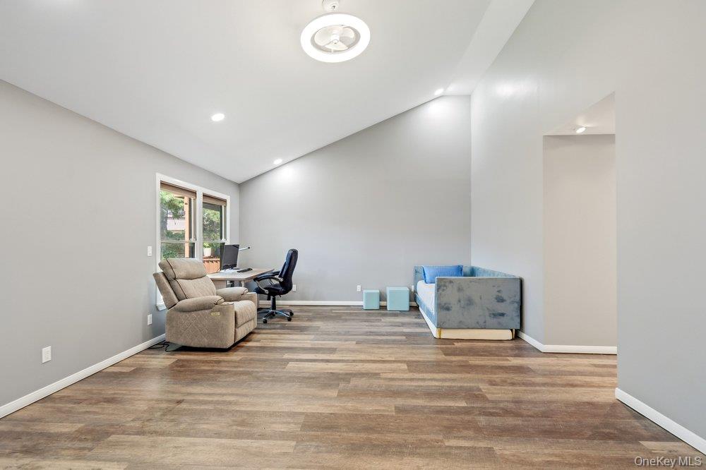 20 Hunt Court S – For Sale photo 14