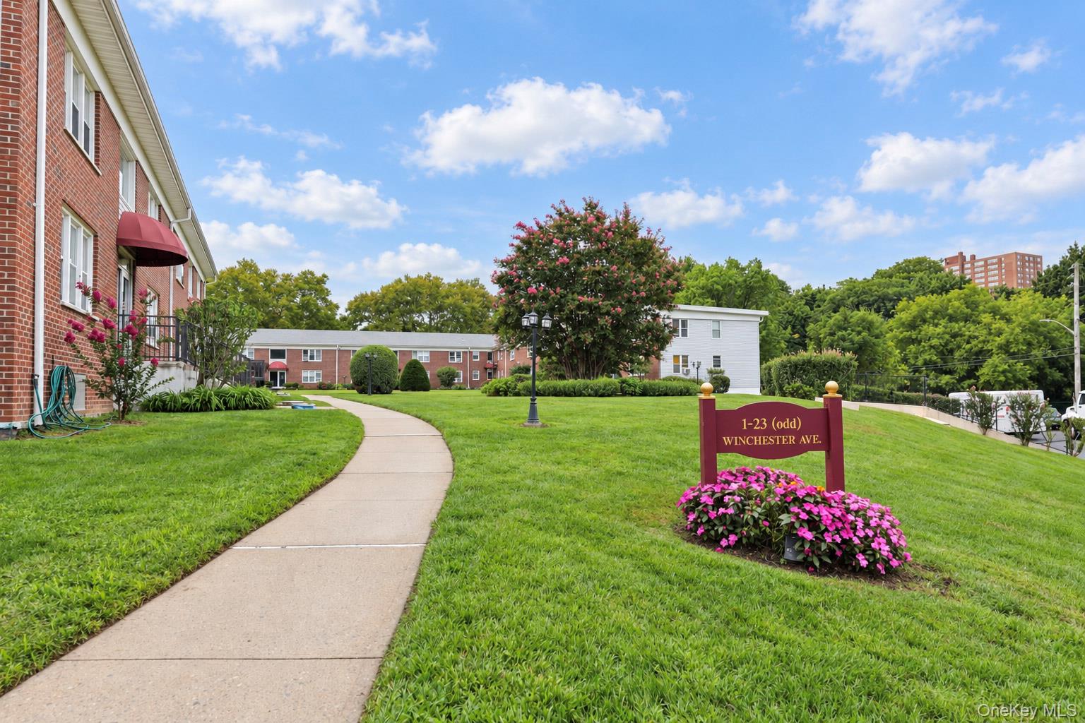 15 Winchester Avenue, Unit 2B photo 2