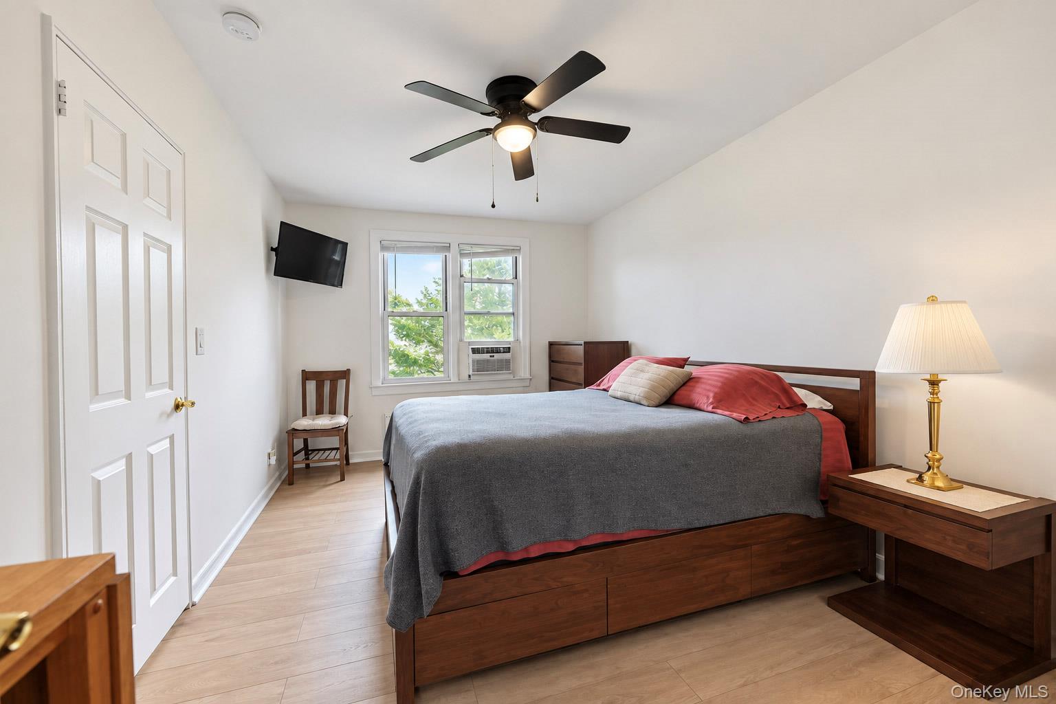 15 Winchester Avenue, Unit 2B photo 9