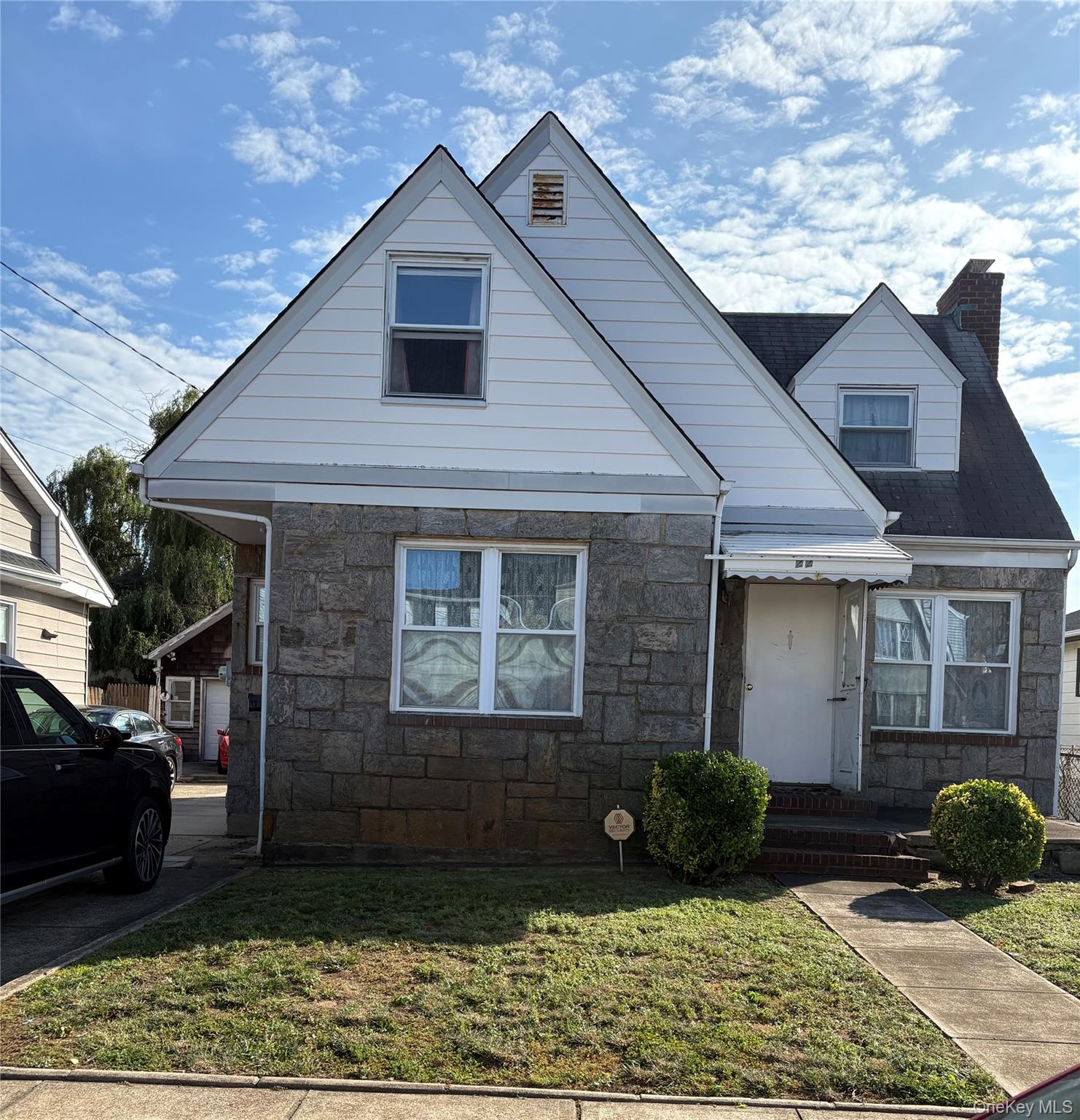 22 E Maple Street – For Sale