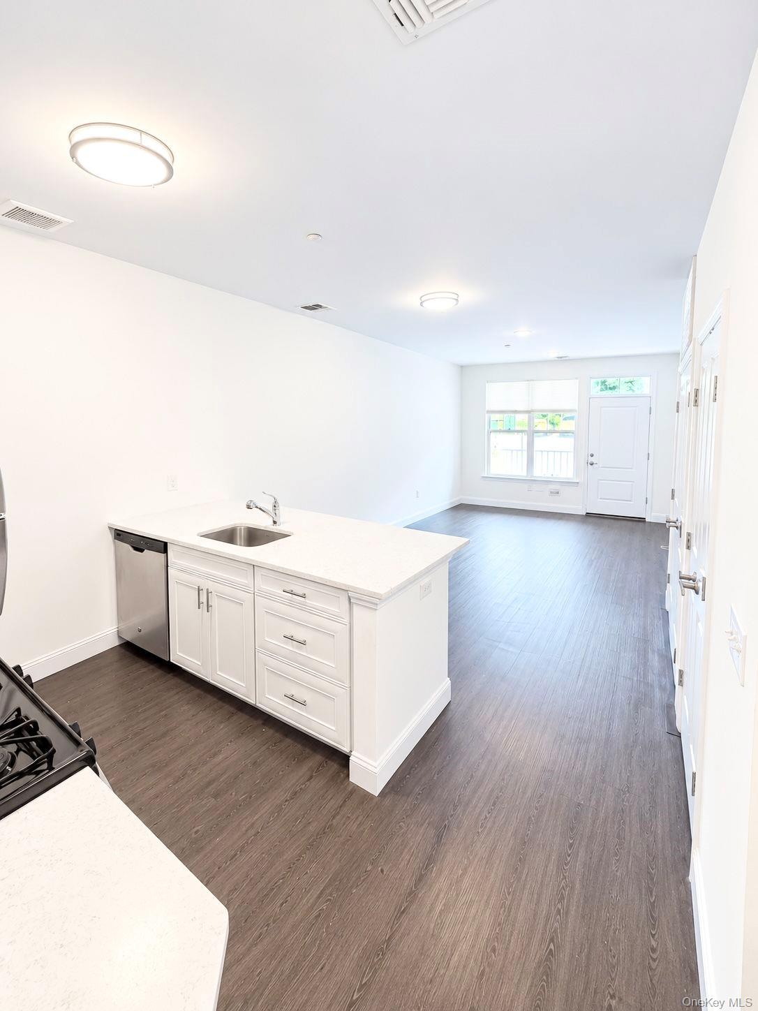 1046 New York Avenue, Unit 6 photo 5