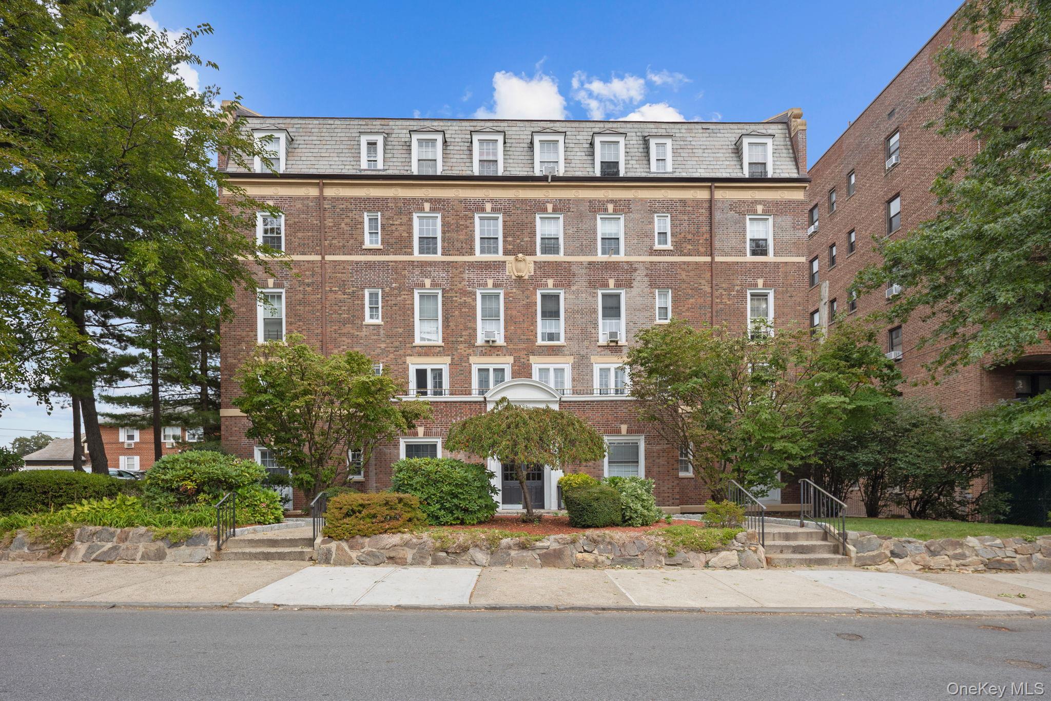 208 Centre Avenue, Unit 4-B photo 2
