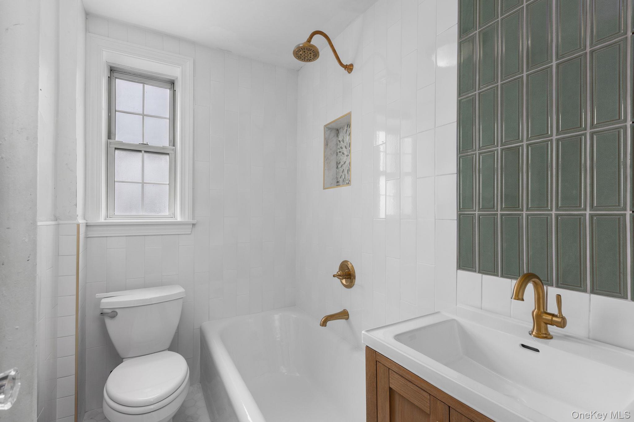 208 Centre Avenue, Unit 4-B photo 12