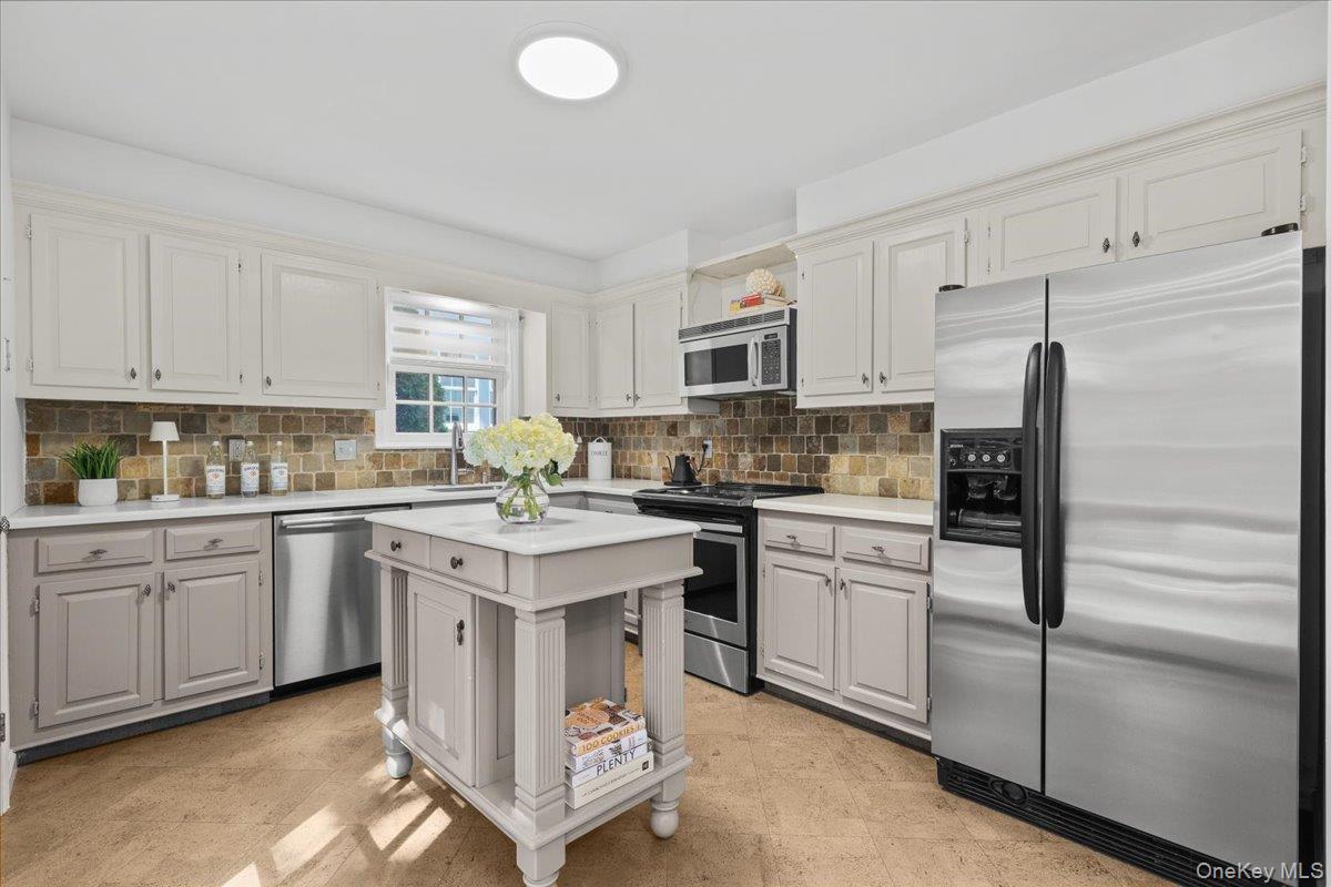 9 Oakwood Avenue – For Sale photo 13
