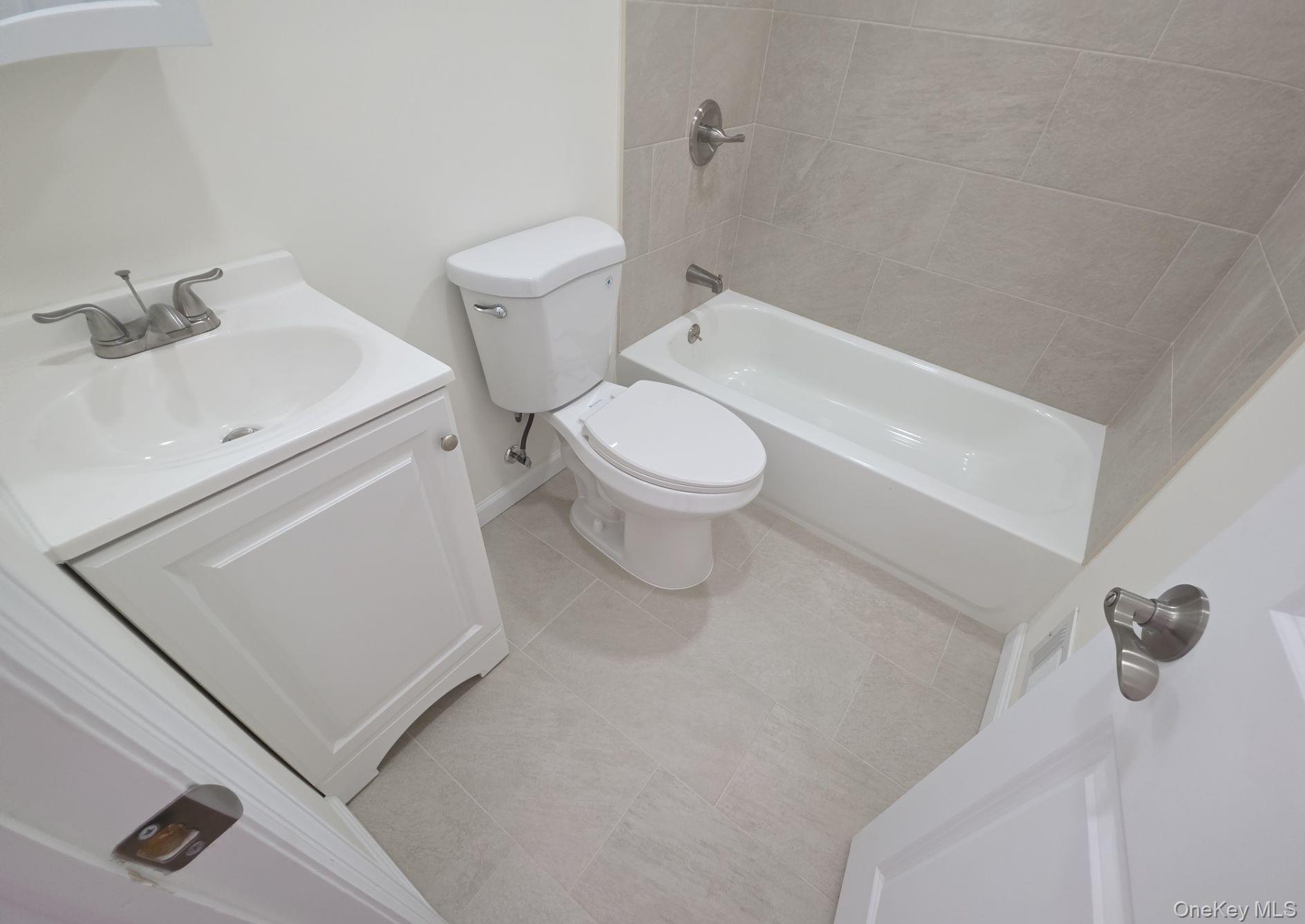 7306 Amboy Road – For Sale photo 10