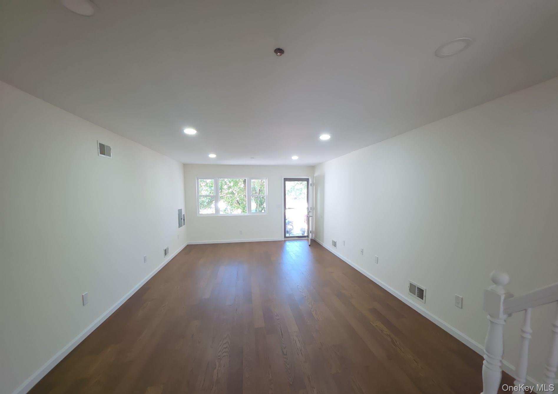 7306 Amboy Road – For Sale photo 4