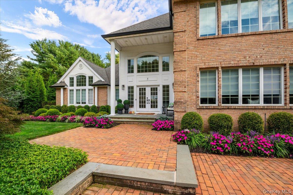 5 Landing Court – For Sale photo 2