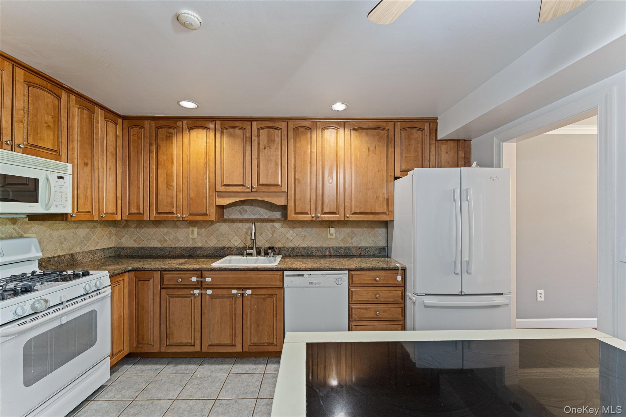 160 N Route 303, Unit 4 photo 12