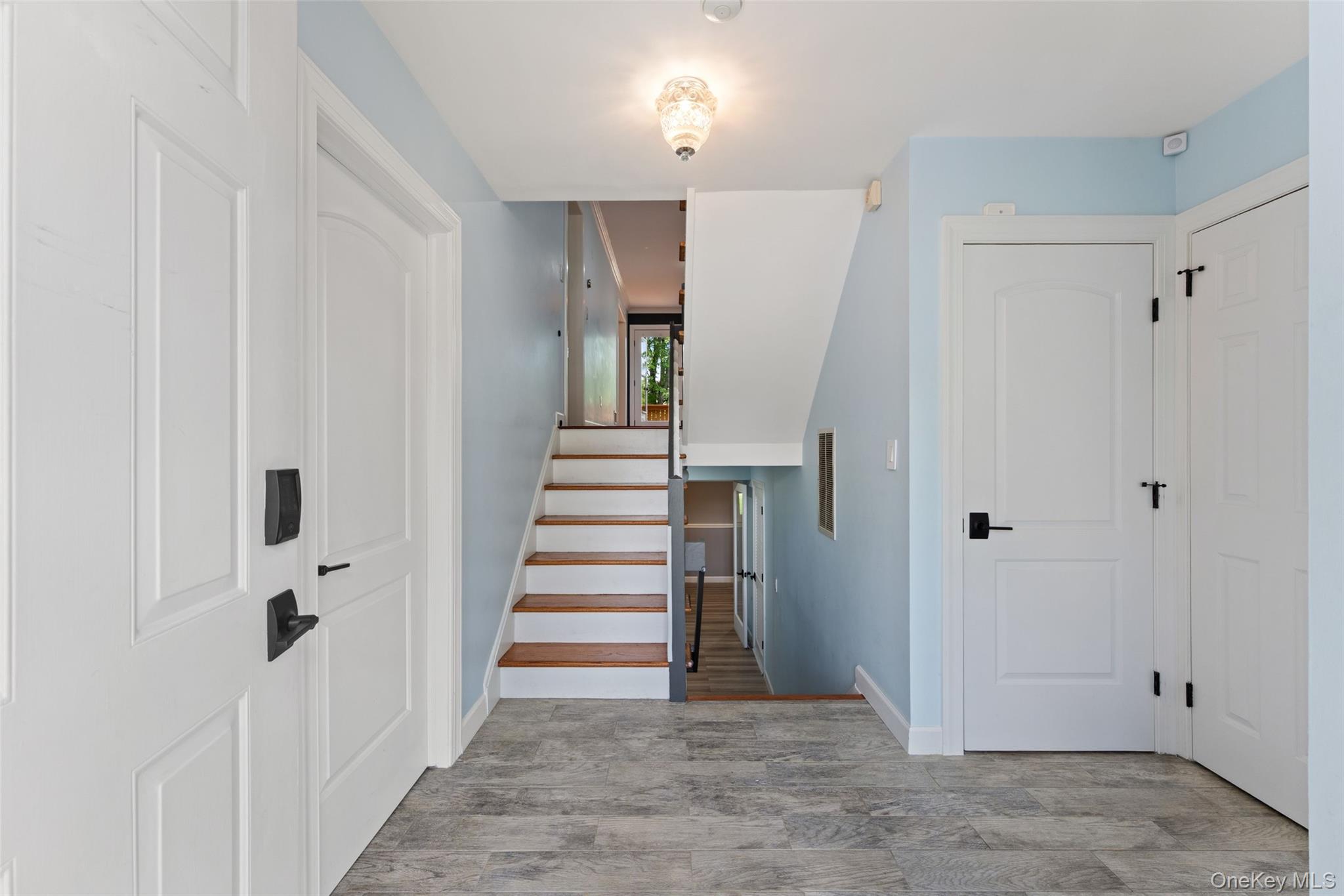 160 N Route 303, Unit 4 photo 3