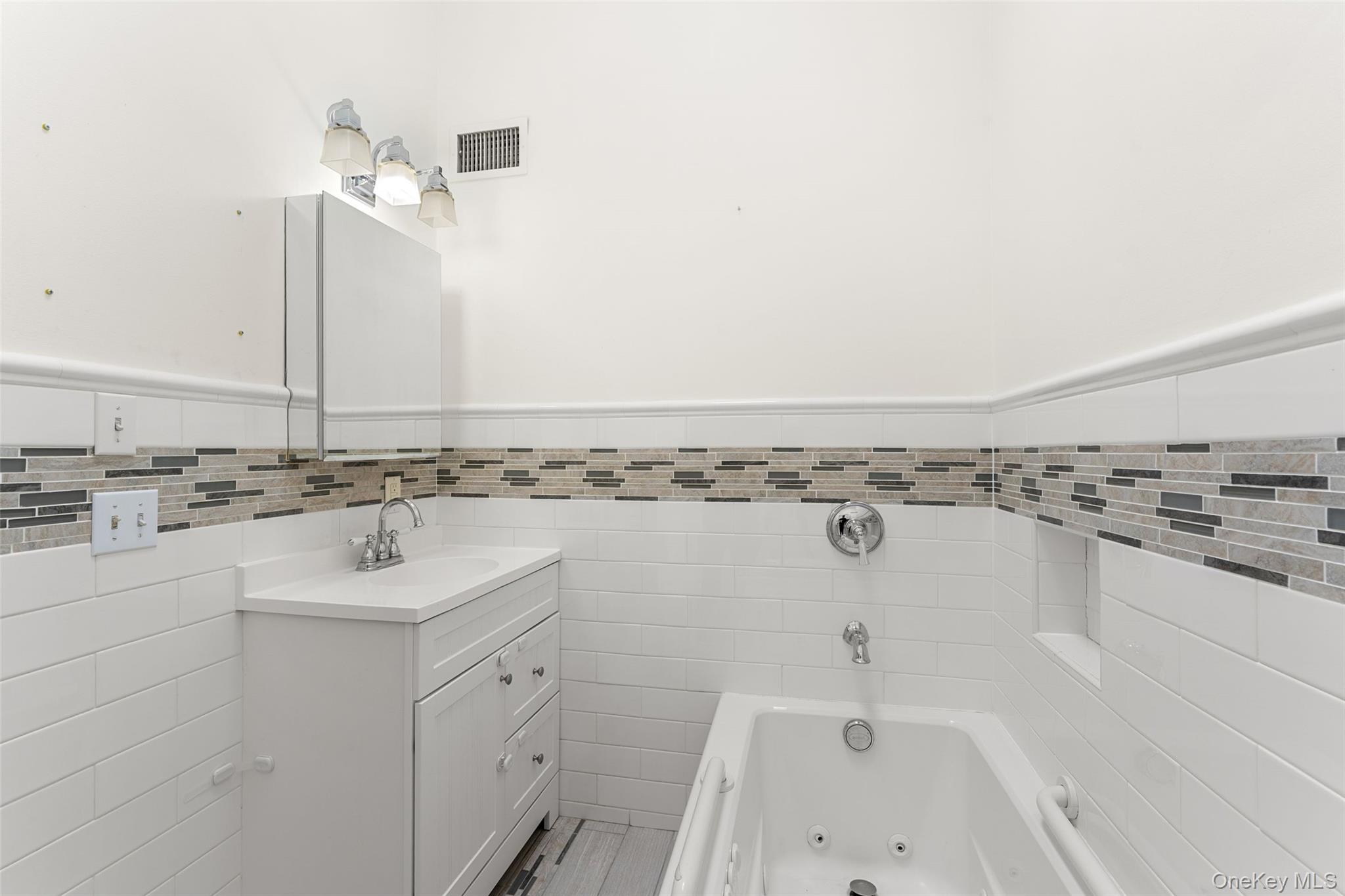 160 N Route 303, Unit 4 photo 20