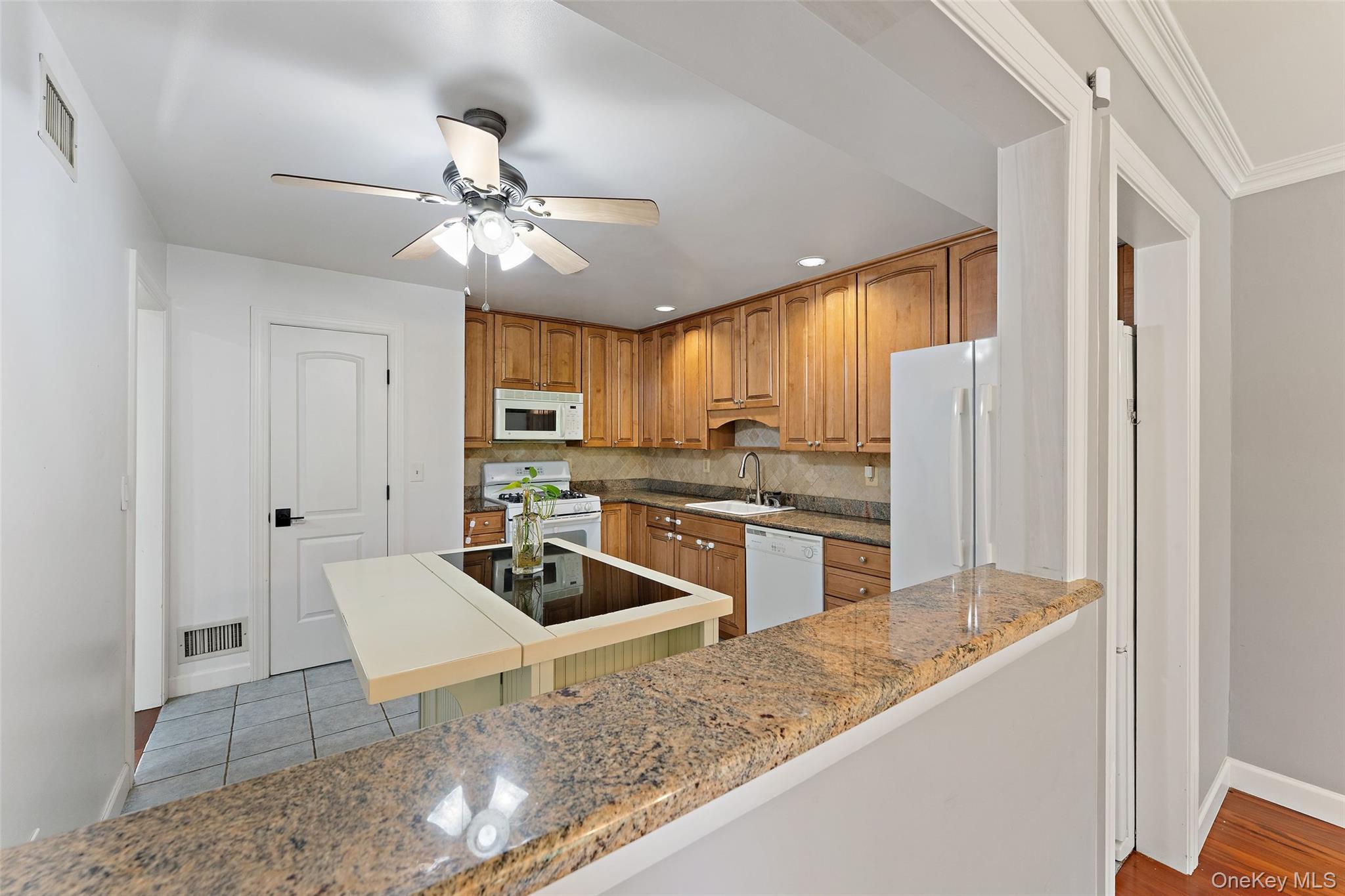 160 N Route 303, Unit 4 photo 13