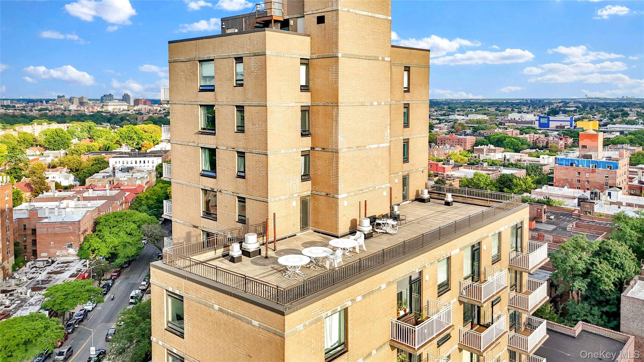 11624 Grosvenor Lane, Unit 15A photo 30