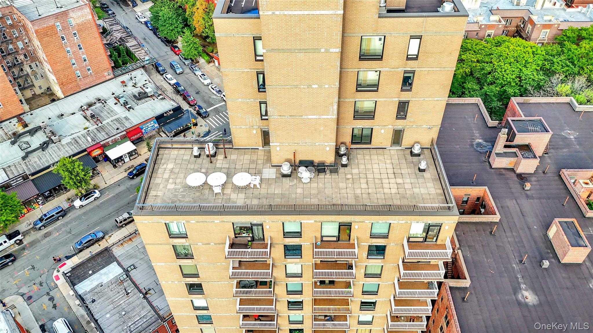 11624 Grosvenor Lane, Unit 15A photo 31