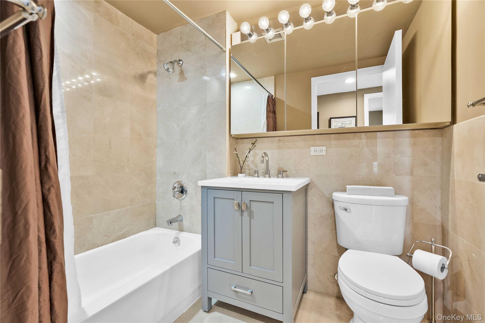 11624 Grosvenor Lane, Unit 15A photo 2