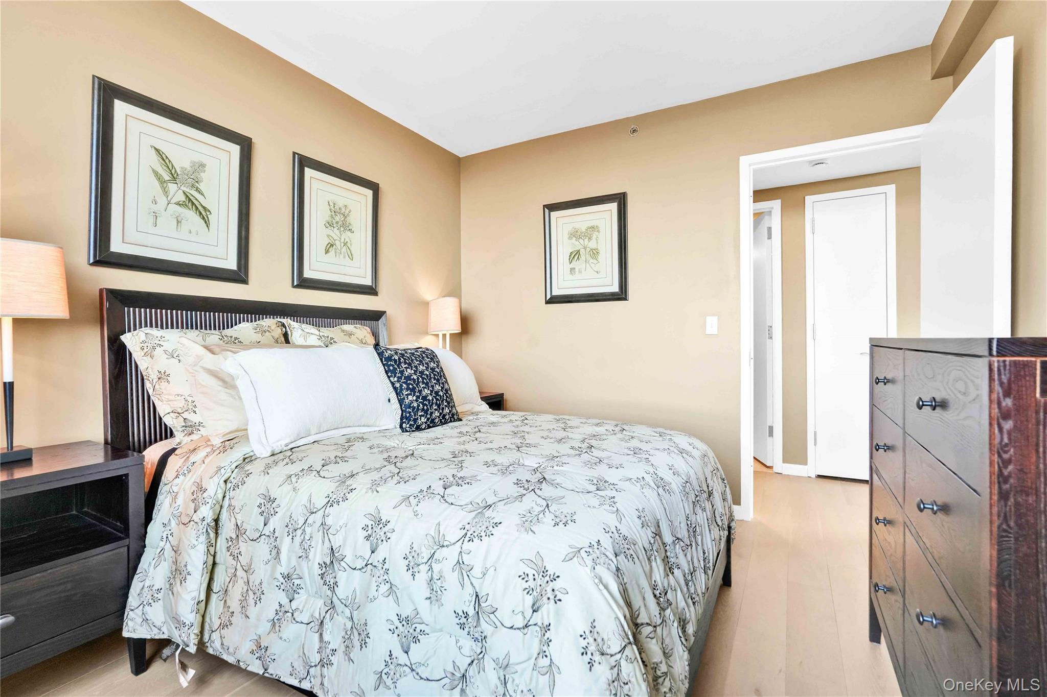 11624 Grosvenor Lane, Unit 15A photo 12