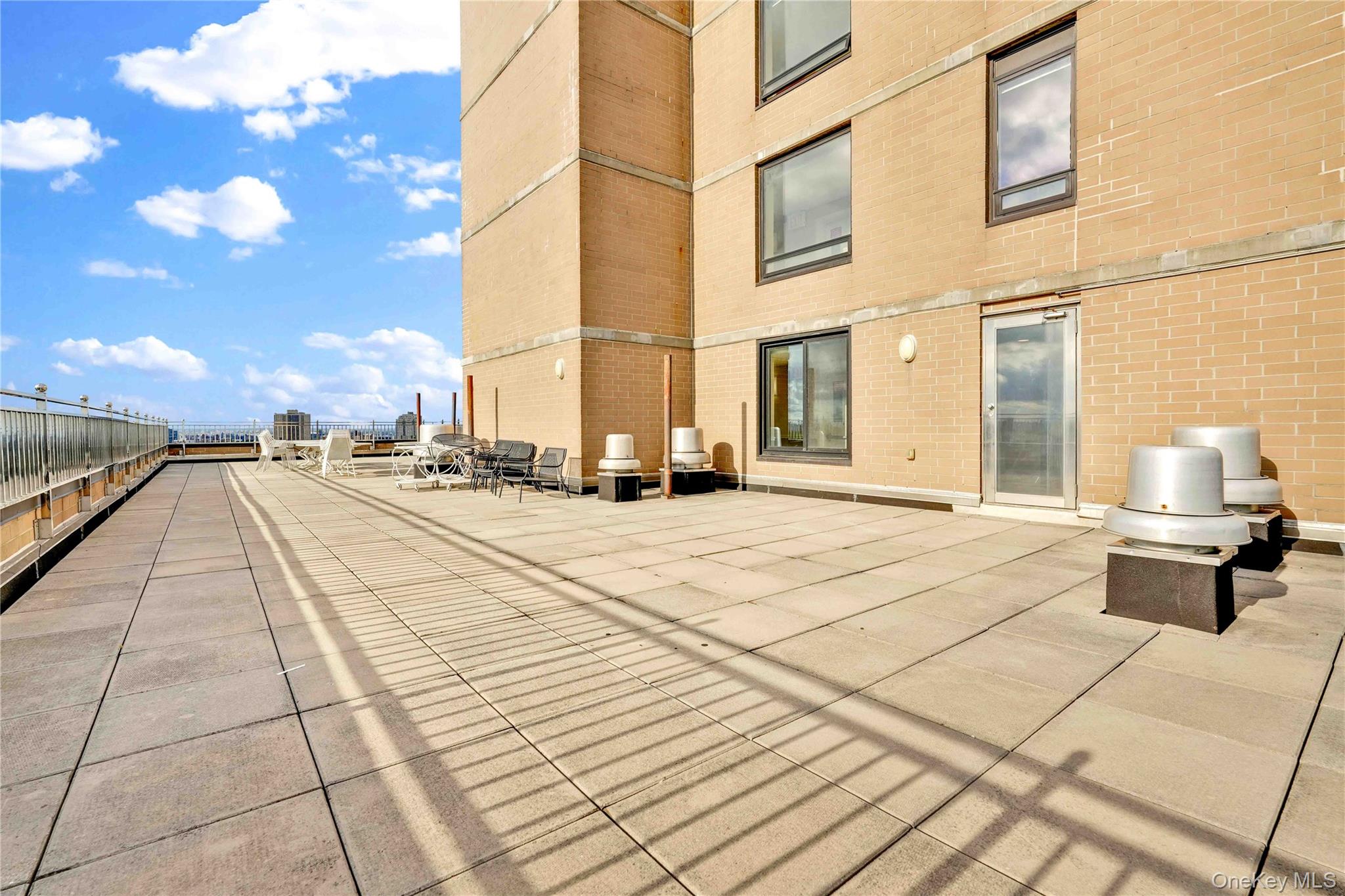 11624 Grosvenor Lane, Unit 15B photo 20