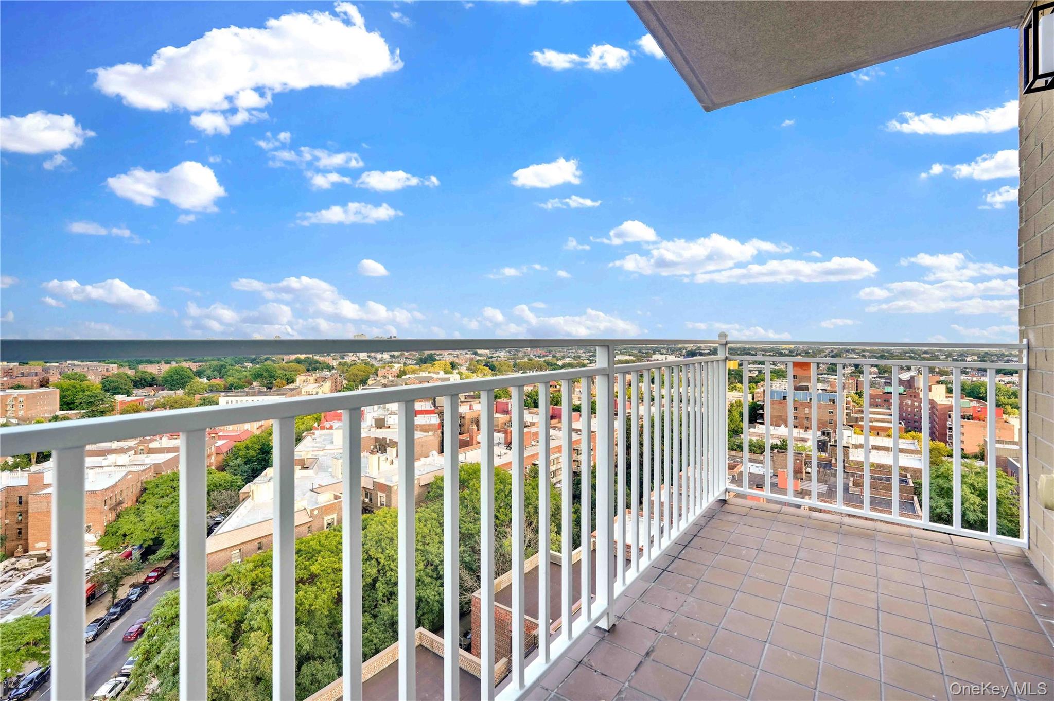 11624 Grosvenor Lane, Unit 15B photo 16