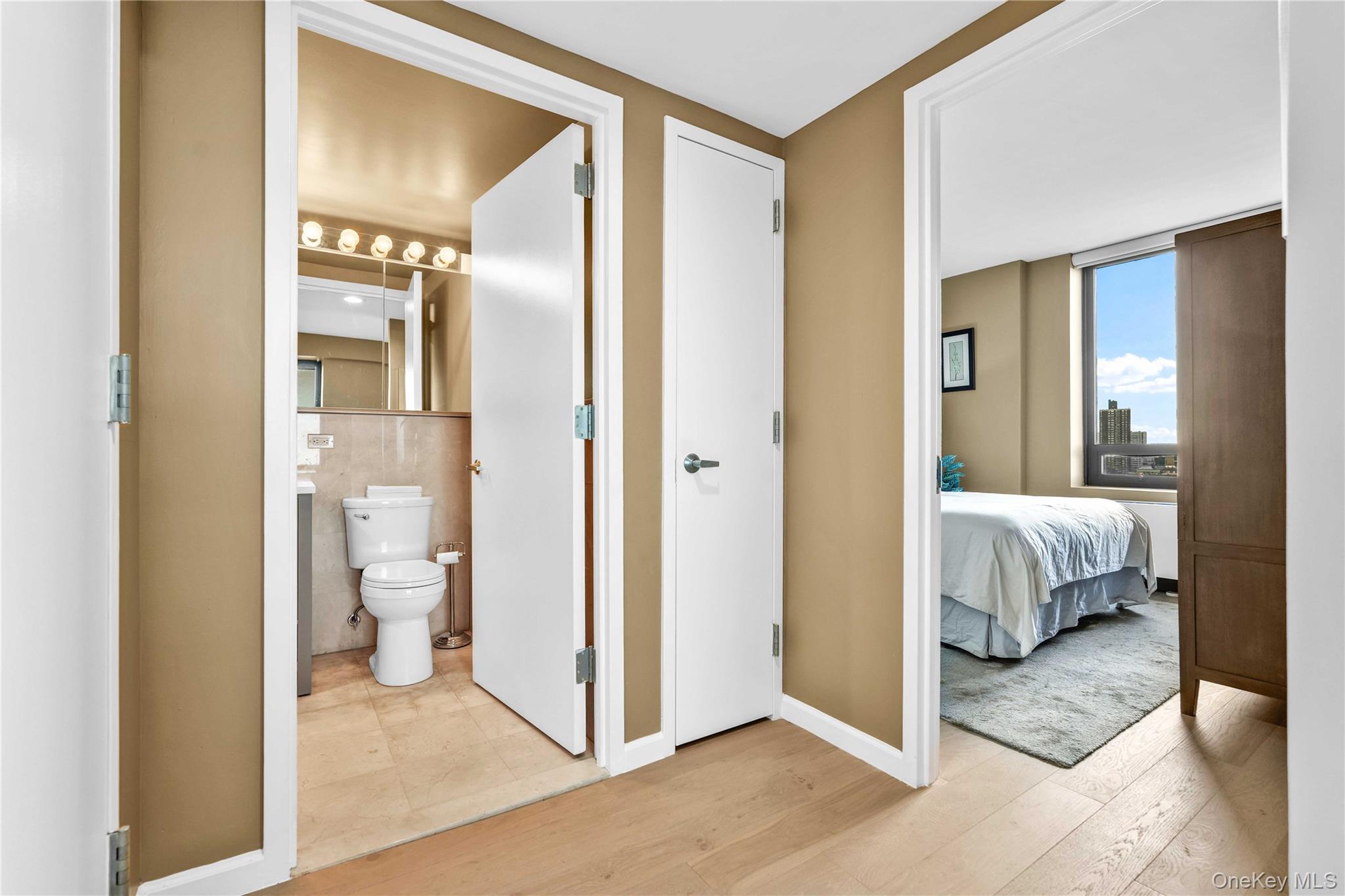 11624 Grosvenor Lane, Unit 15B photo 13
