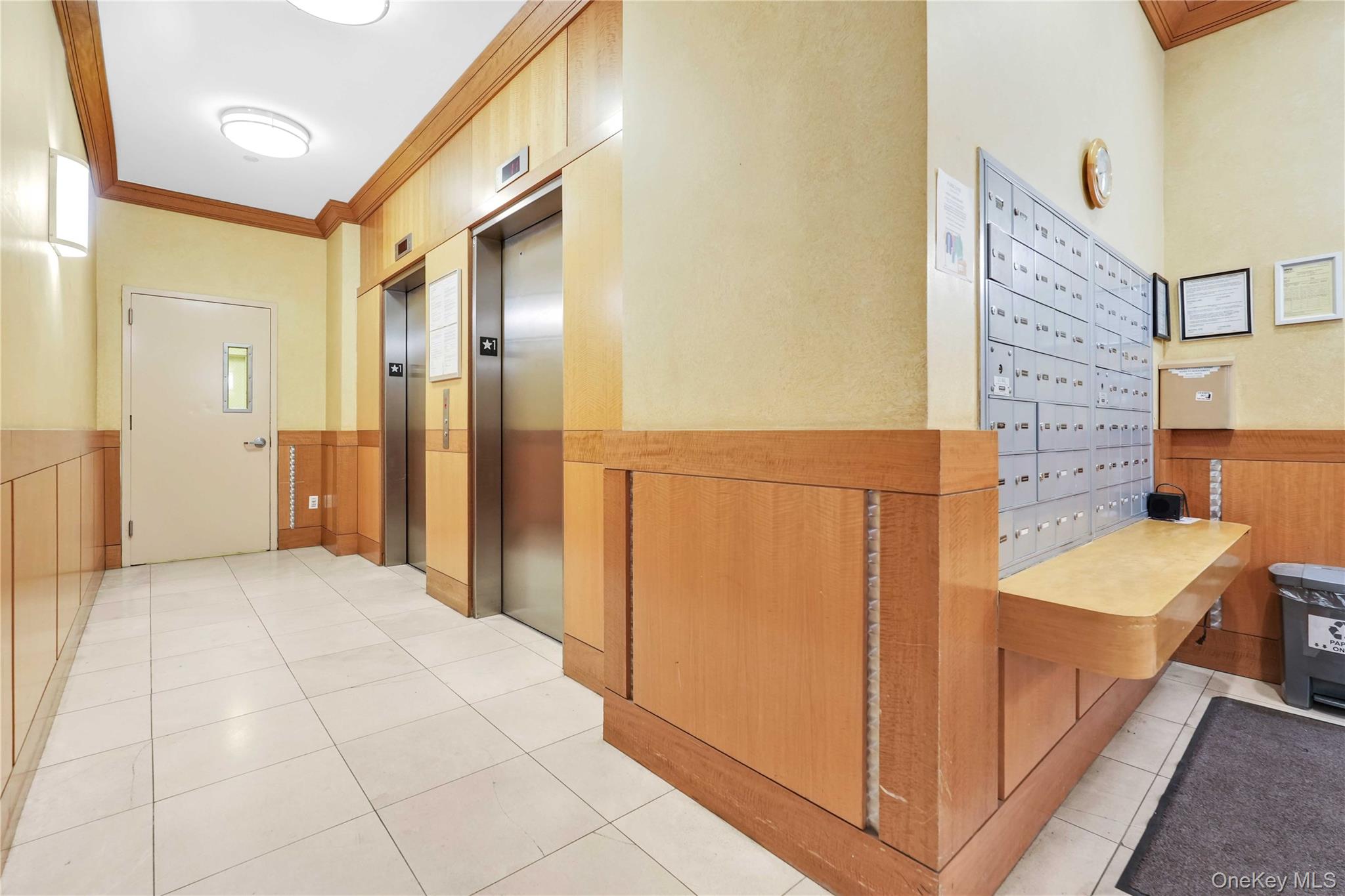 11624 Grosvenor Lane, Unit 15B photo 32