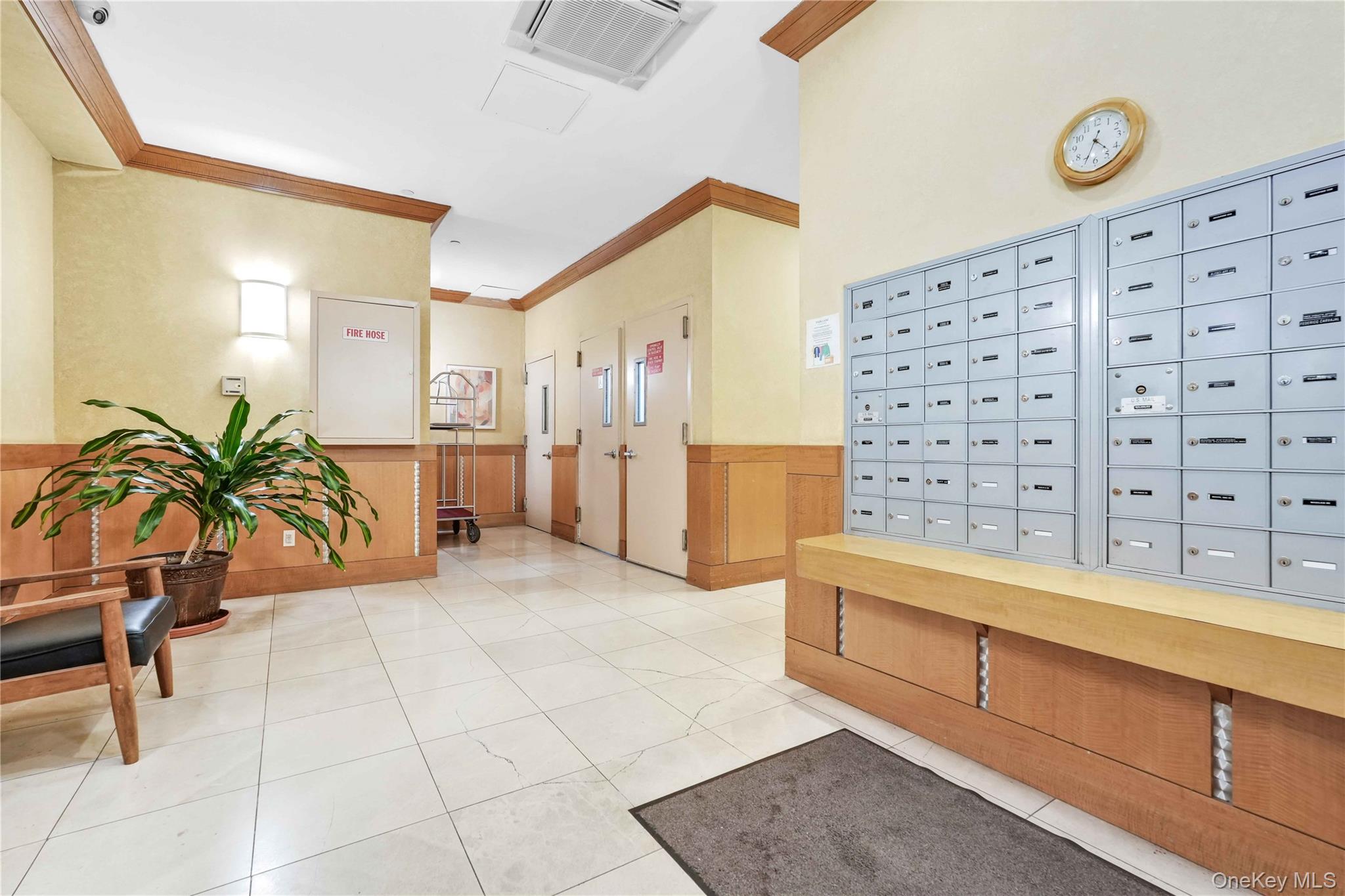 11624 Grosvenor Lane, Unit 15B photo 31