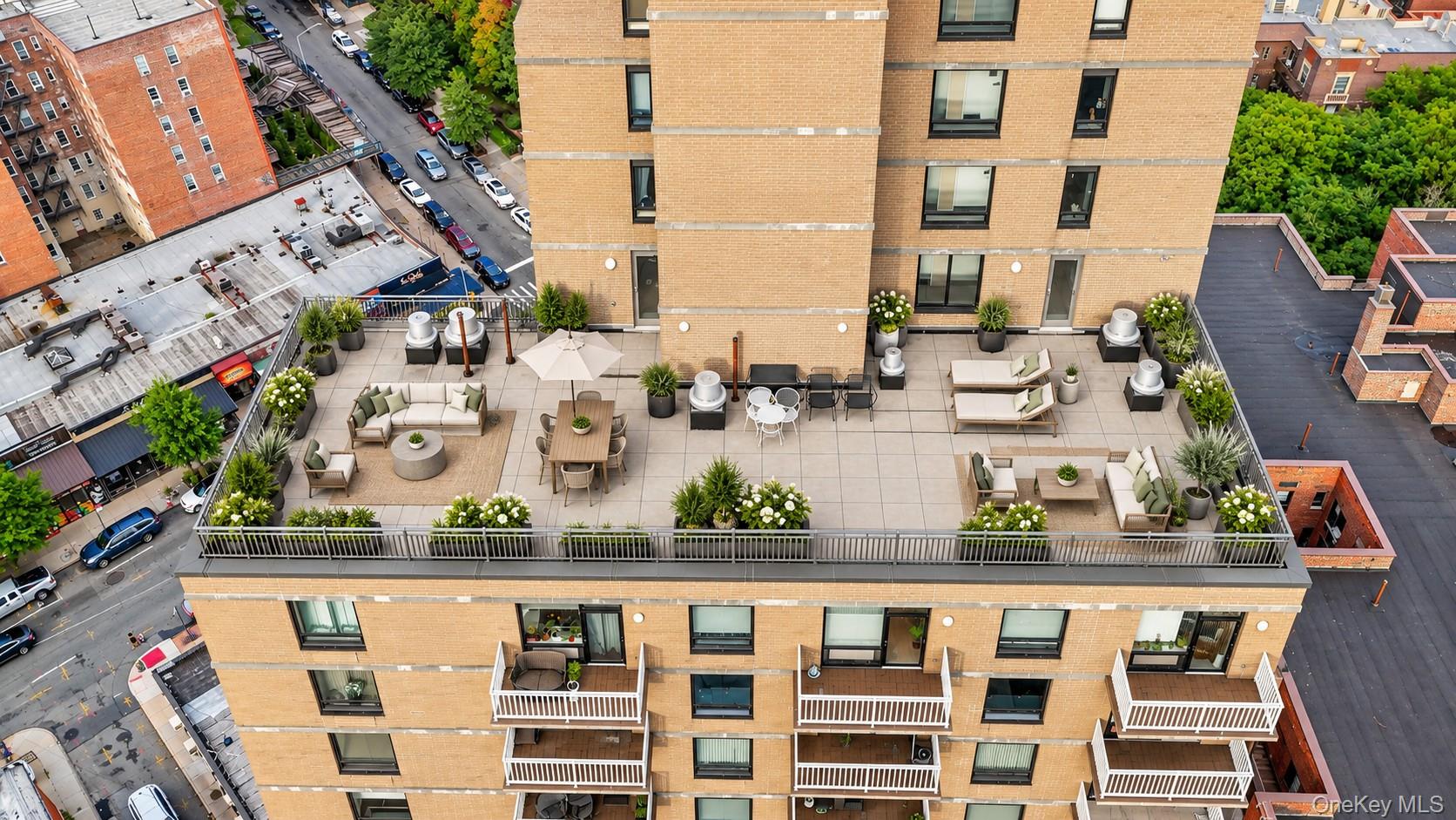 11624 Grosvenor Lane, Unit 15B photo 5
