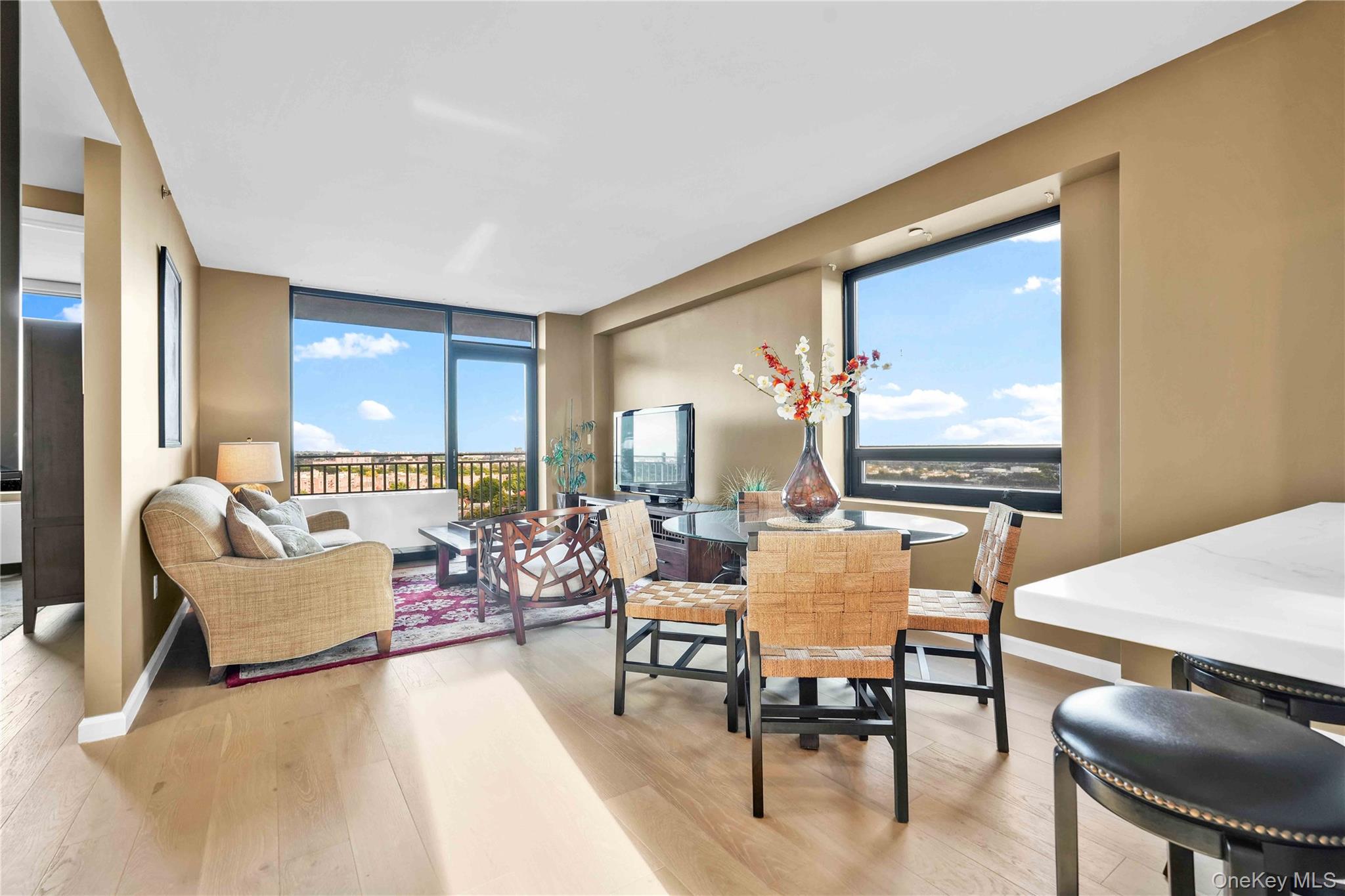 11624 Grosvenor Lane, Unit 15B photo 11