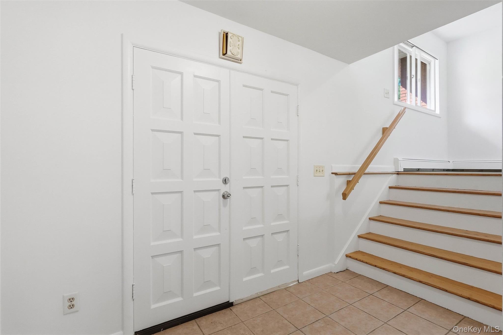 19 Miron Drive – For Sale photo 4
